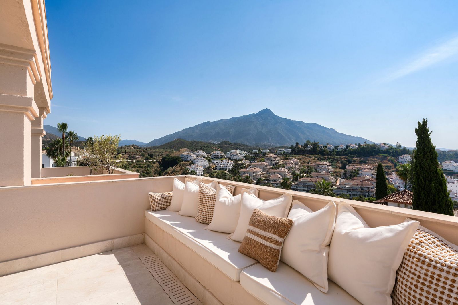 3-bedroom Apartment in Nueva Andalucia