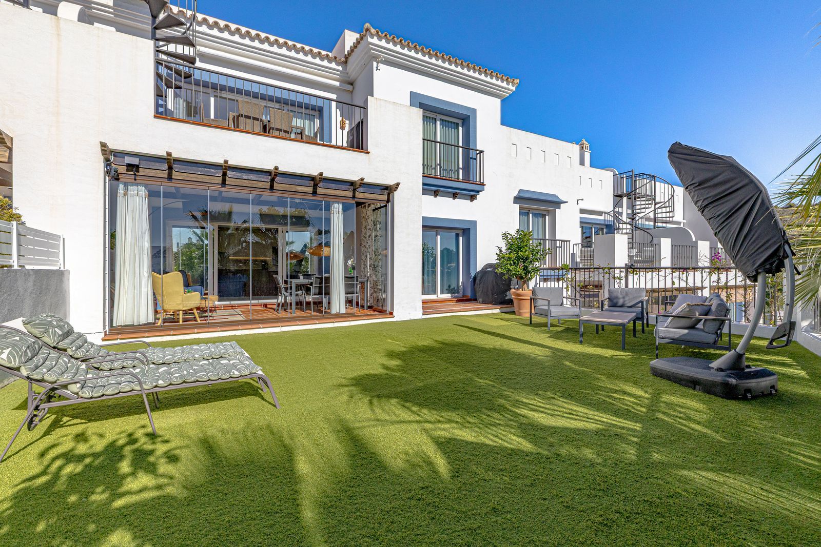 3-bedroom Ground Floor Apartment in Benahavís
