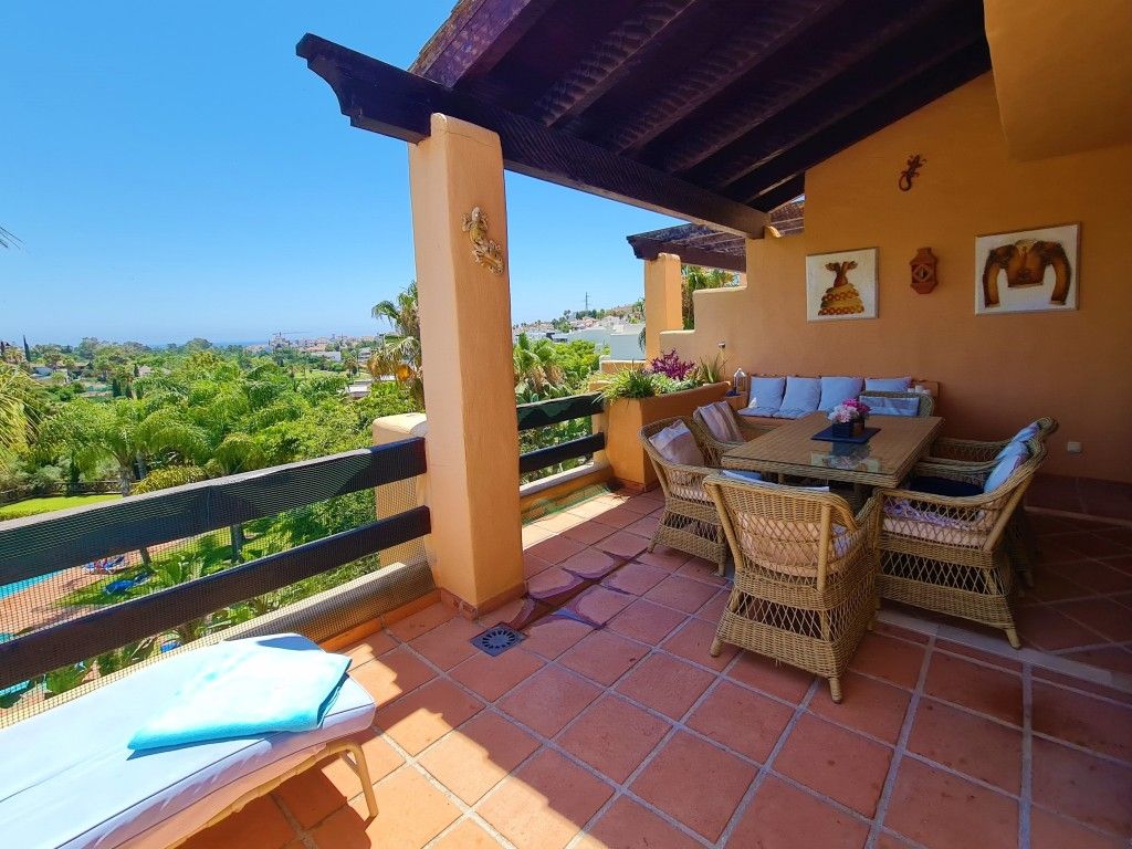 2-bedroom Apartment in New Golden Mile