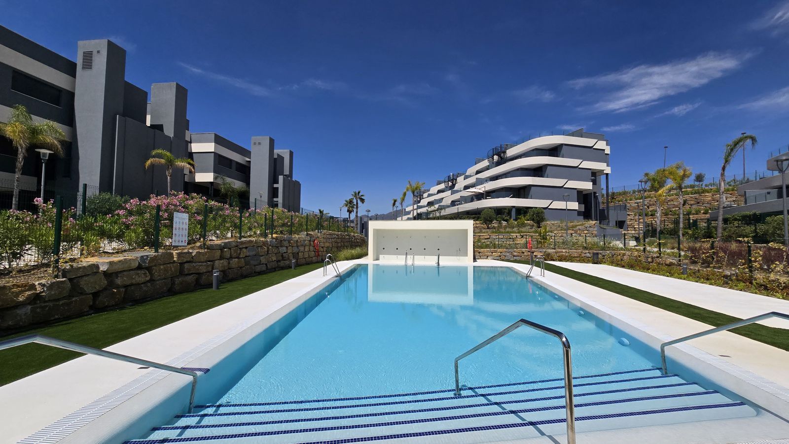 3-bedroom Ground Floor Apartment in New Golden Mile