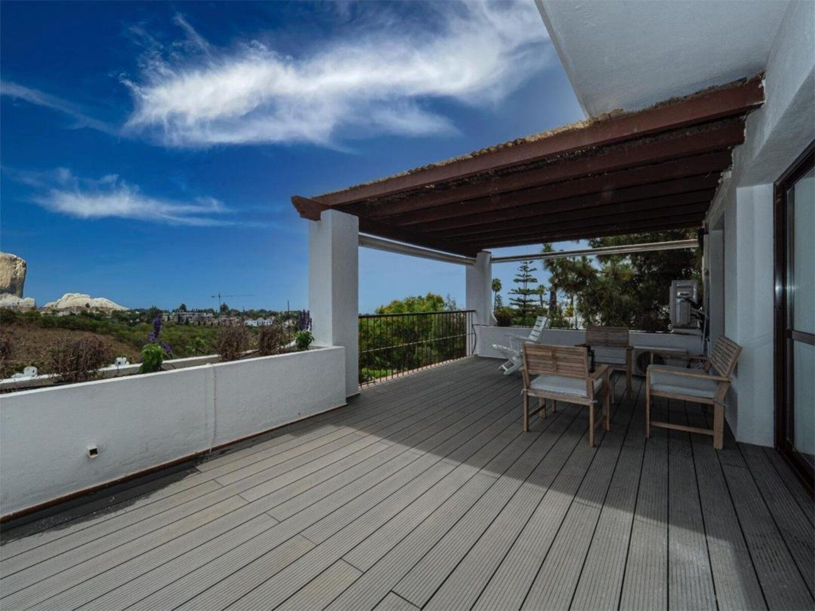 2-bedroom Apartment in The Golden Mile