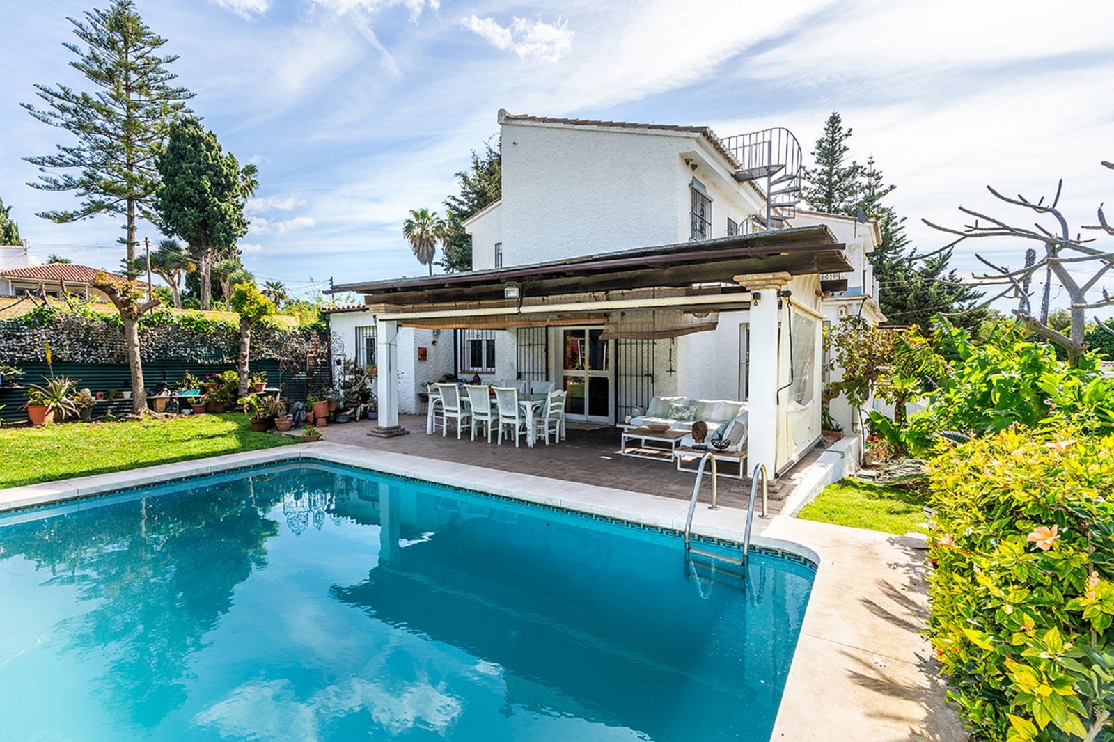 6 Bedroom Villa Río Real
