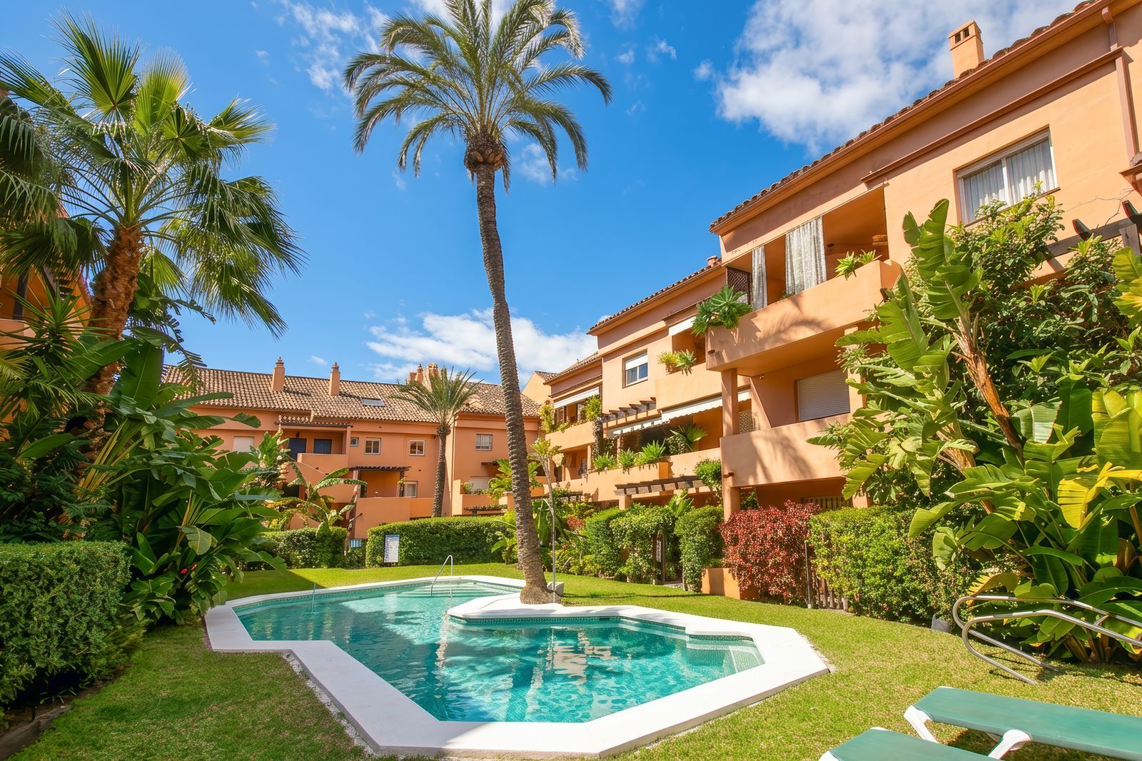 2-bedroom Ground Floor Apartment in The Golden Mile