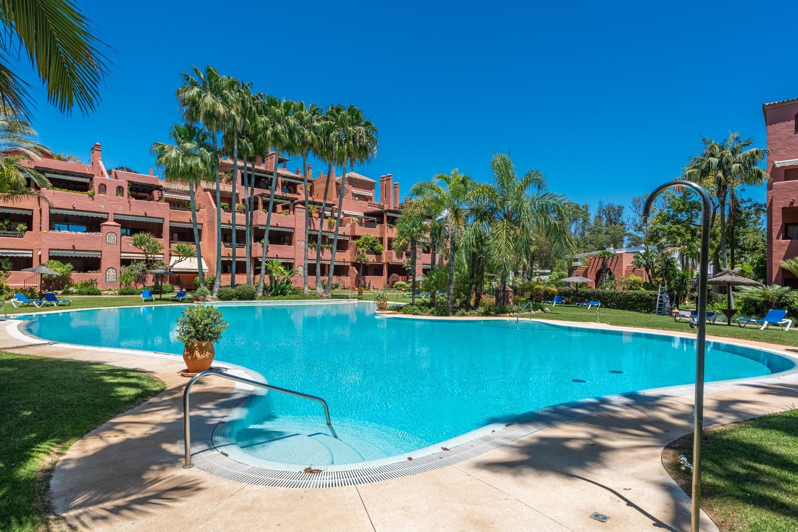 2-bedroom Ground Floor Apartment in Guadalmina Baja