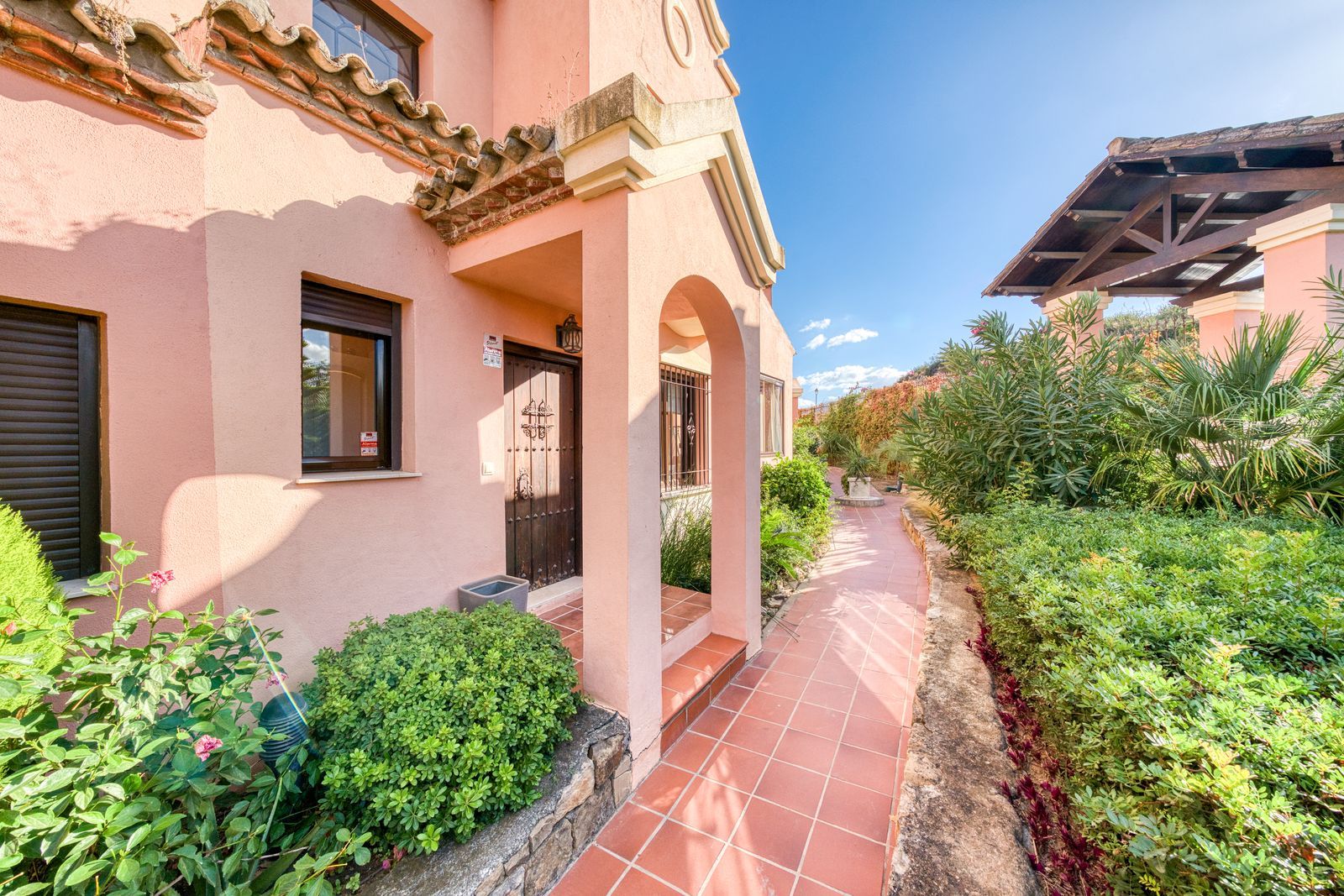 3-bedroom townhouse in Estepona, Marbella – image 9