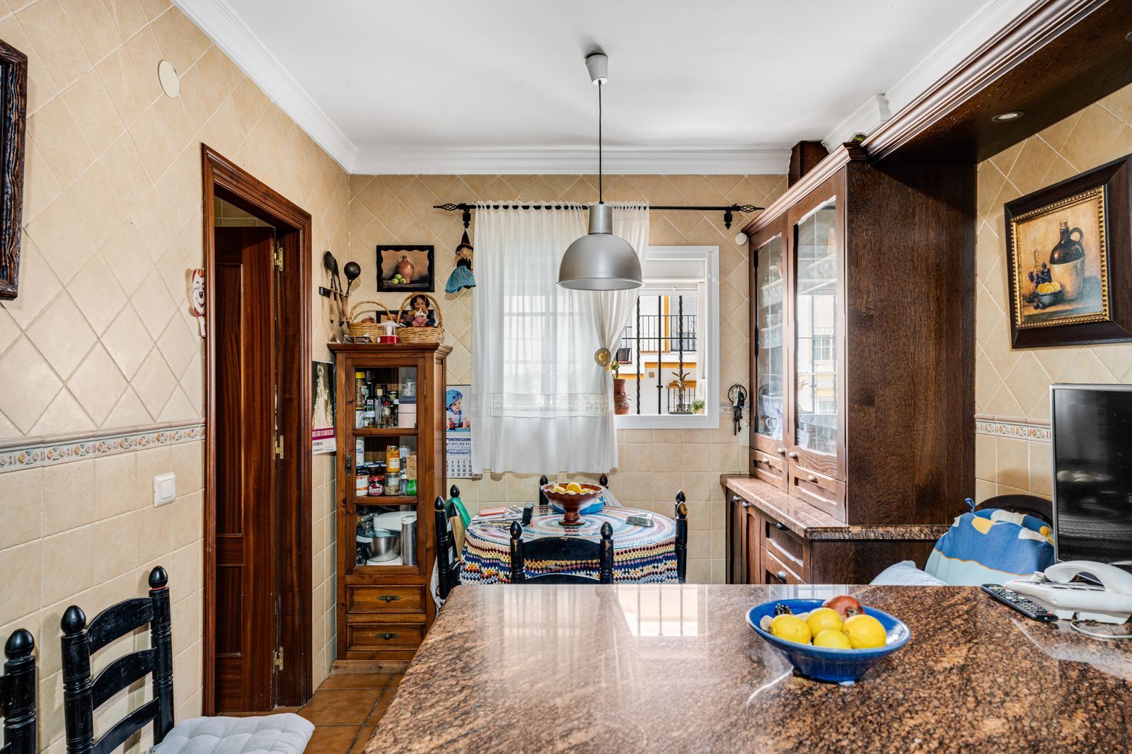 7 Bedroom Semi-Detached House Estepona Town image 11