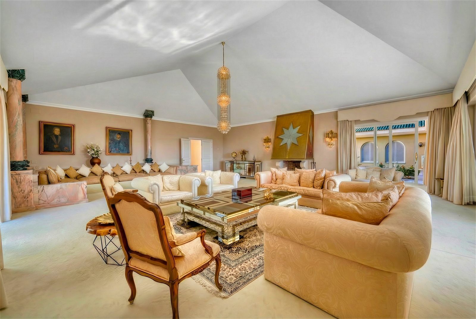 10-bedroom villa in Río Real, Marbella – image 13