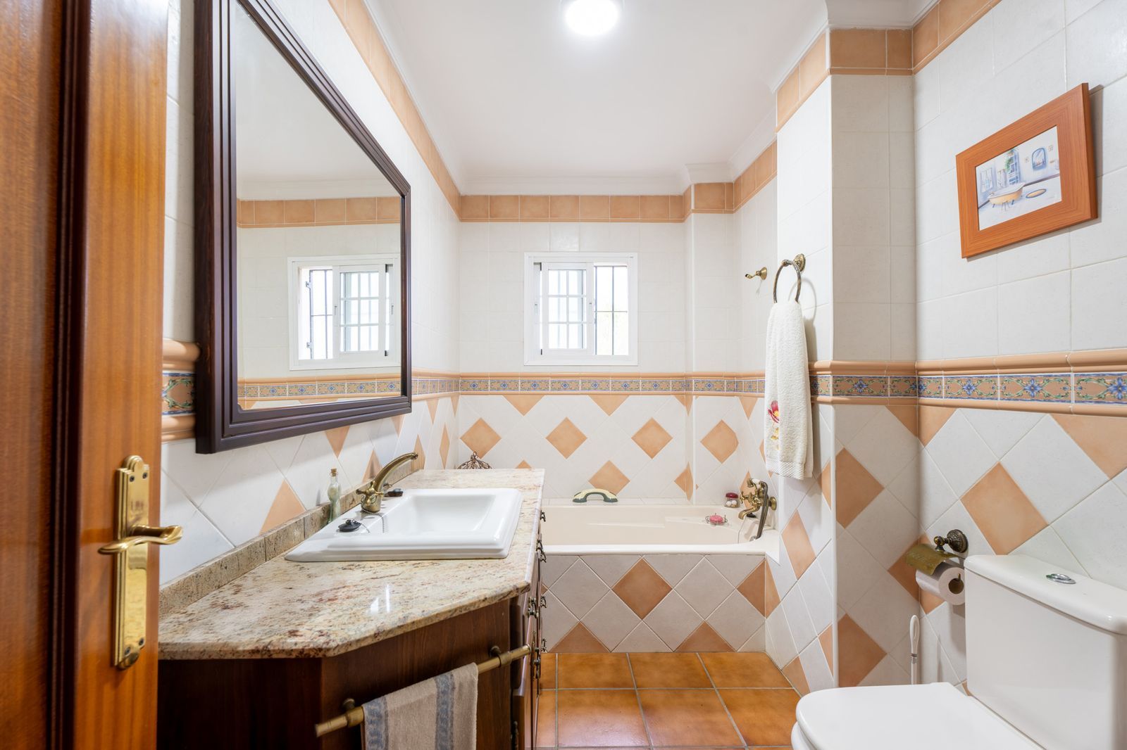 7 Bedroom Semi-Detached House Estepona Town image 14