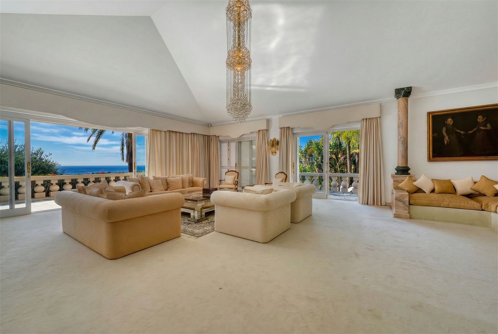10-bedroom villa in Río Real, Marbella – image 14
