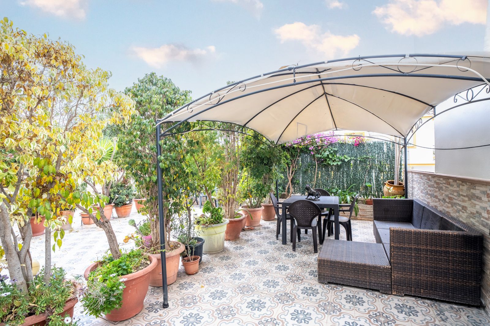 7 Bedroom Semi-Detached House Estepona Town image 1