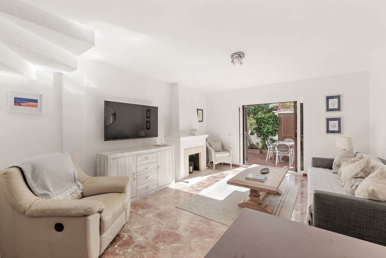 2 Bedroom Townhouse, Villacana, Estepona image 1