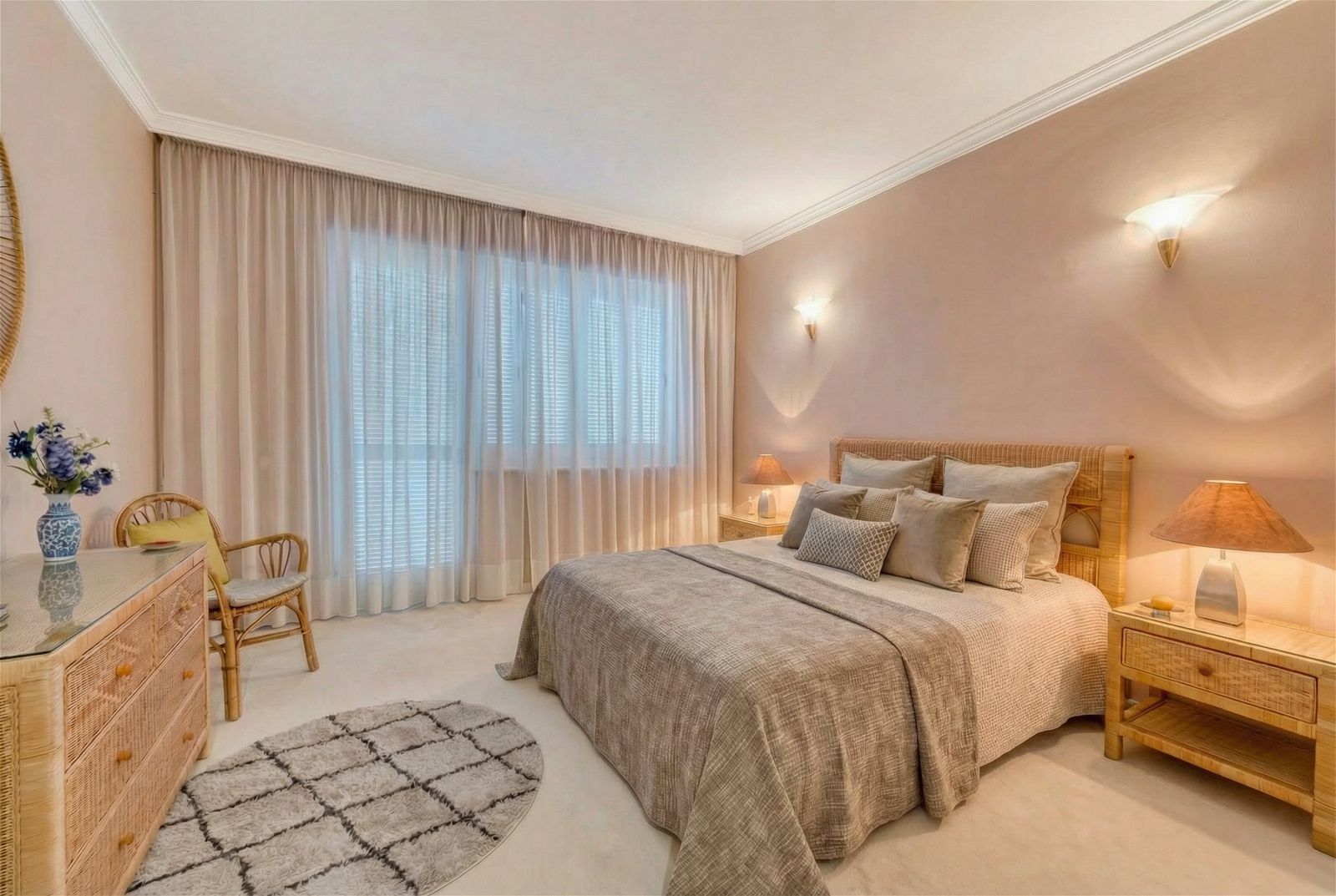 10-bedroom villa in Río Real, Marbella – image 19