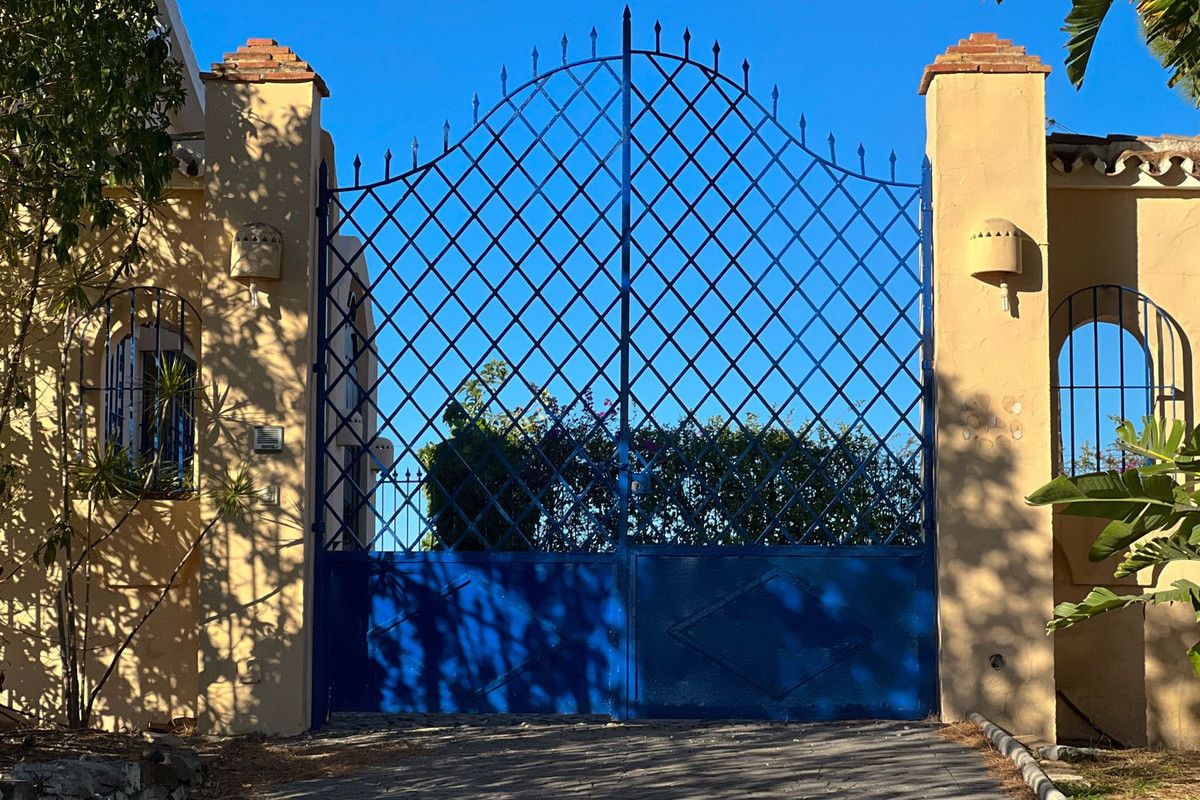 4-bedroom villa in Estepona, Marbella – image 22