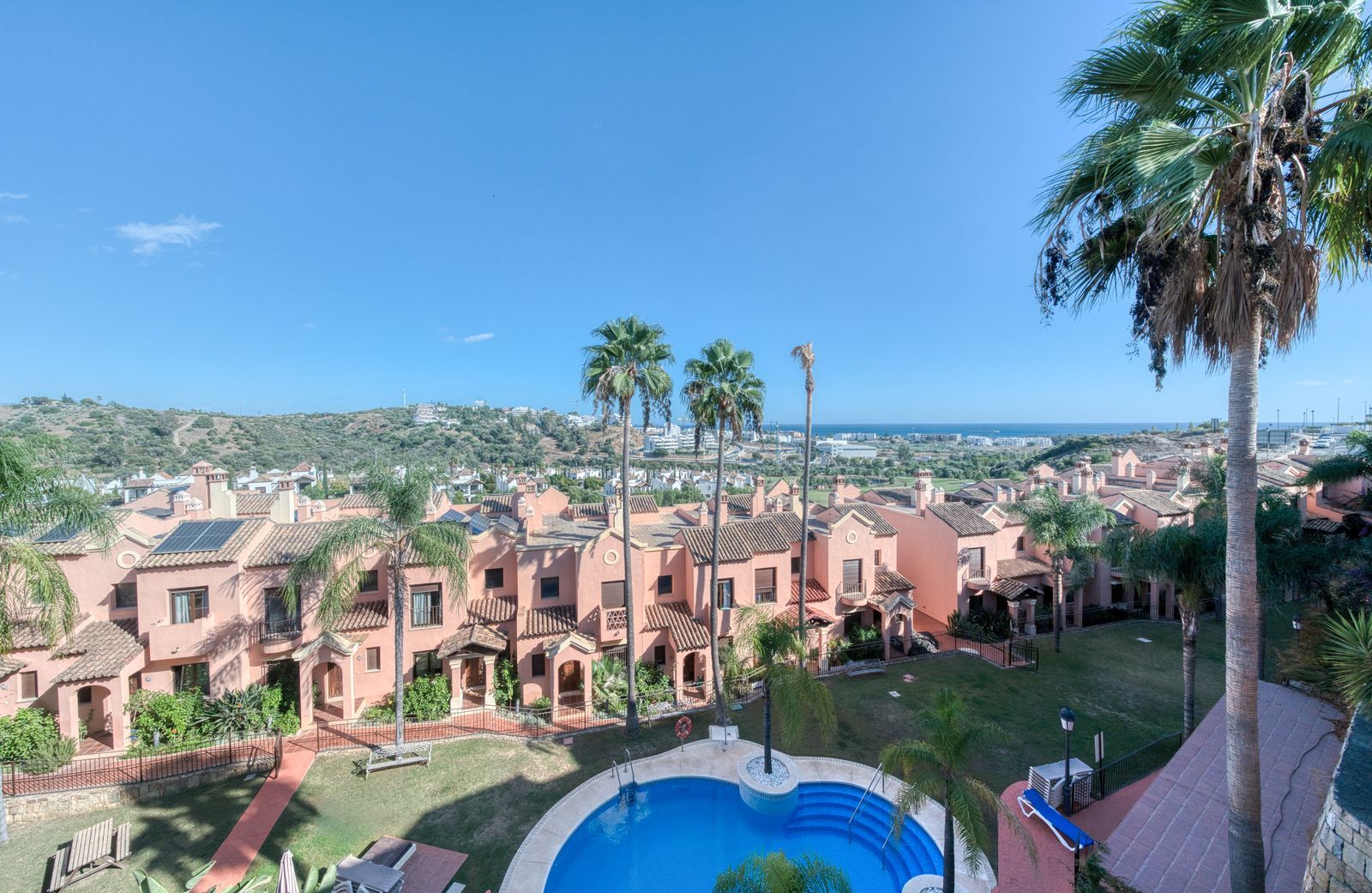 3-bedroom townhouse in Estepona, Marbella – image 26