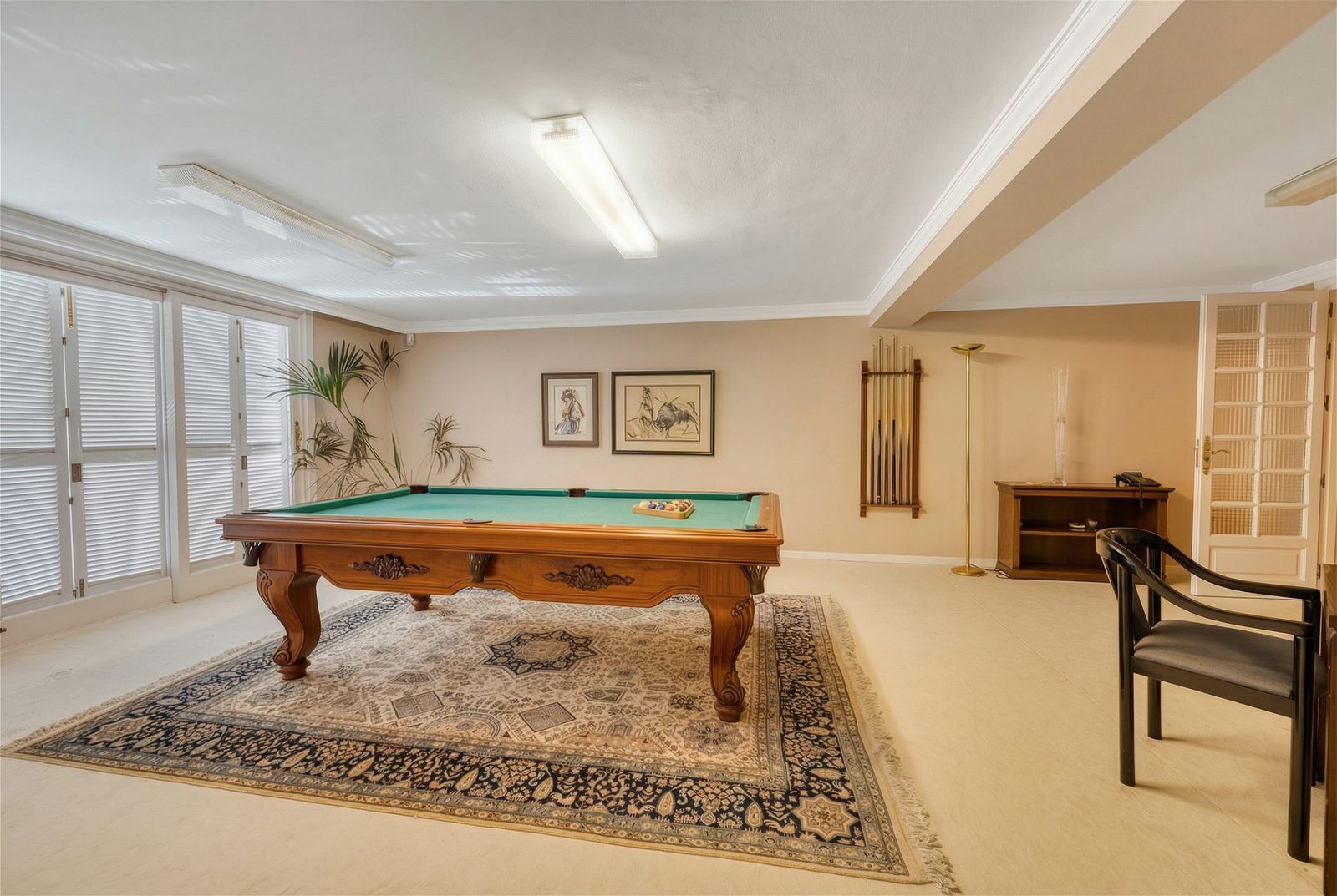 10-bedroom villa in Río Real, Marbella – image 27