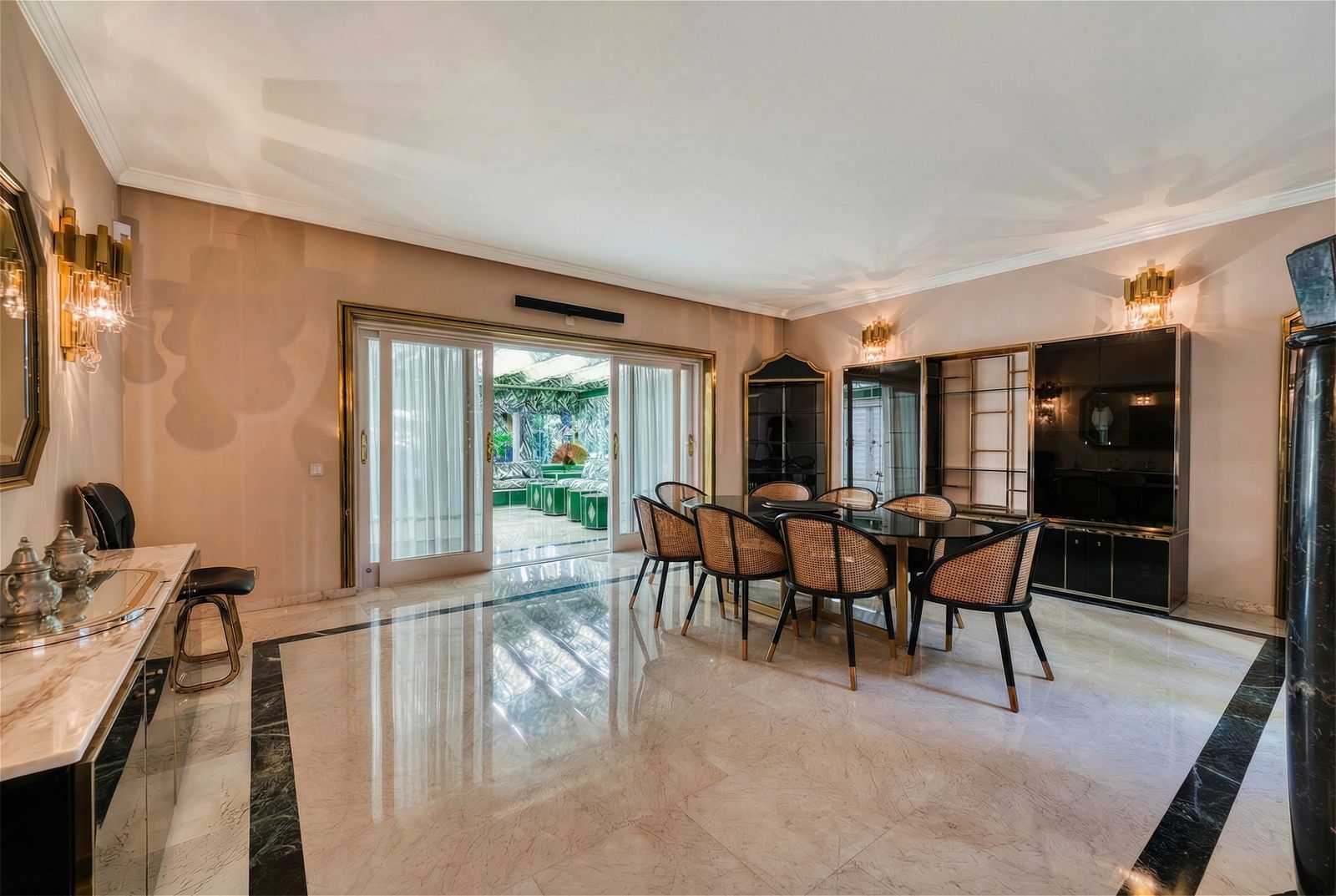 10-bedroom villa in Río Real, Marbella – image 29