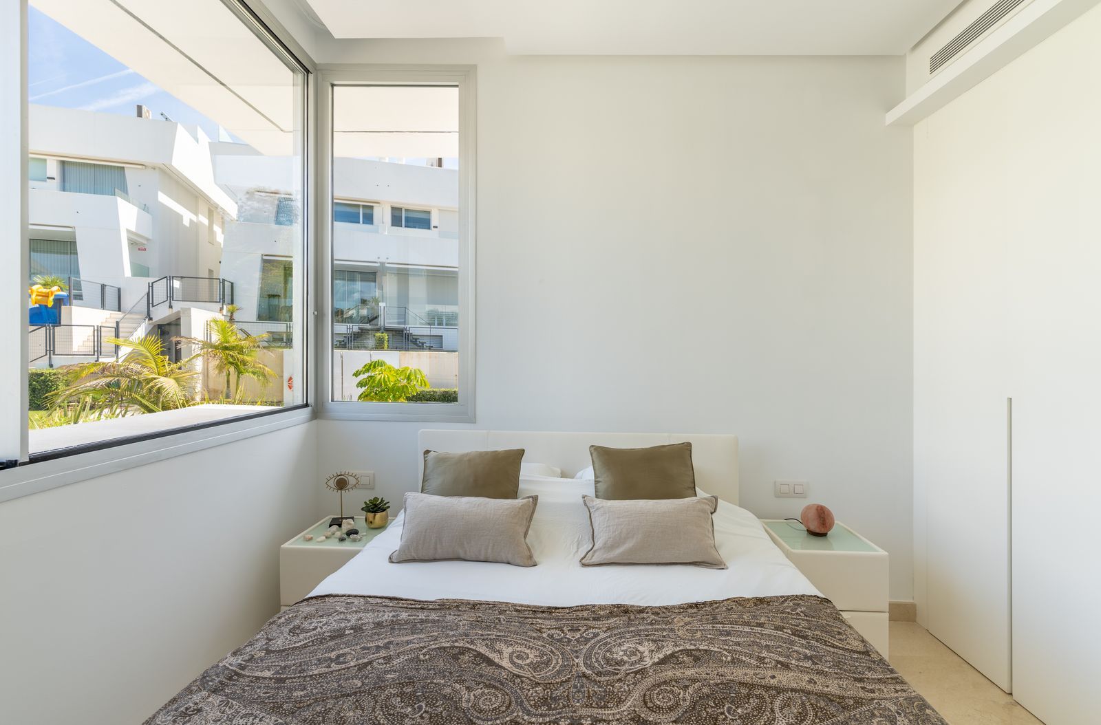 4-bedroom townhouse in Río Real, Marbella – image 29