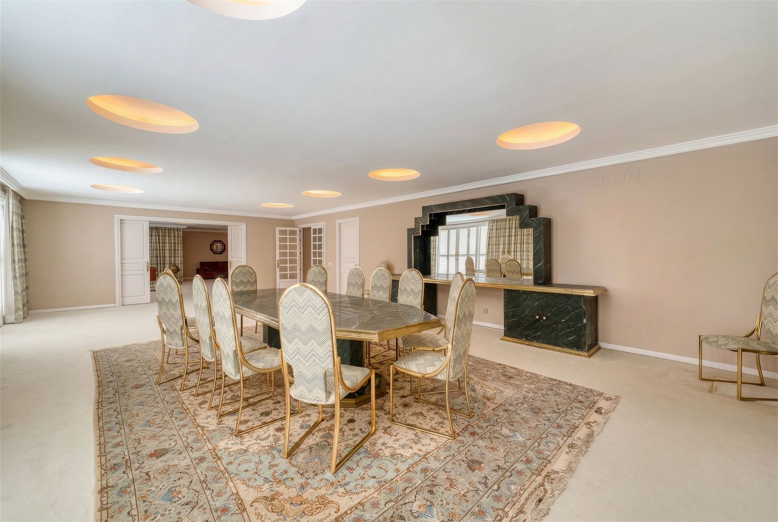 10-bedroom villa in Río Real, Marbella – image 30