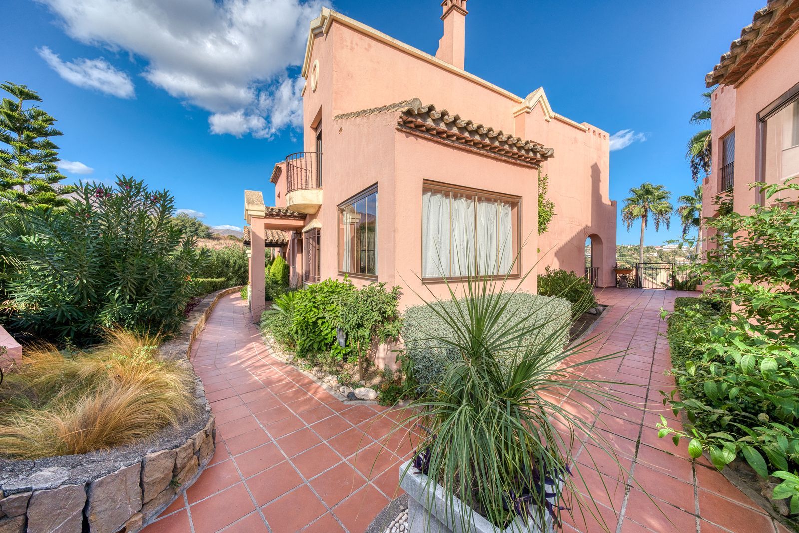 3-bedroom townhouse in Estepona, Marbella – image 30