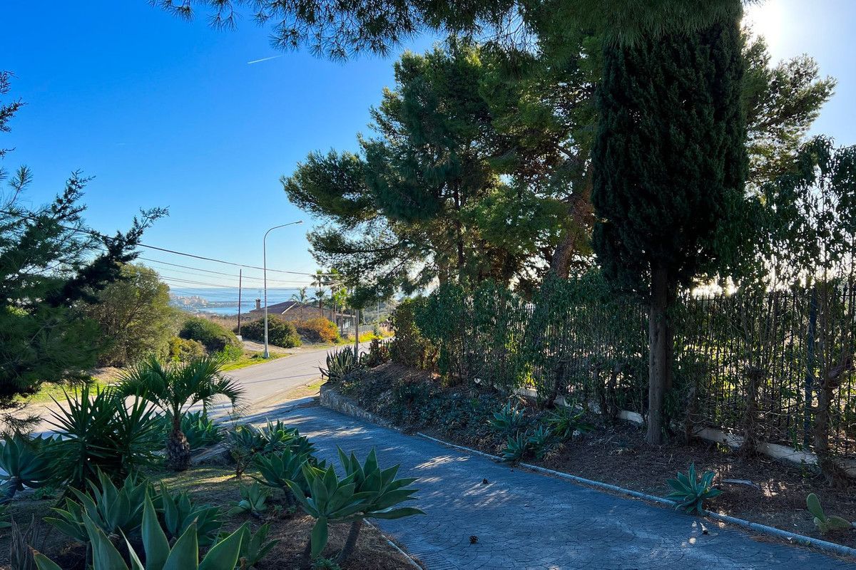 4-bedroom villa in Estepona, Marbella – image 27