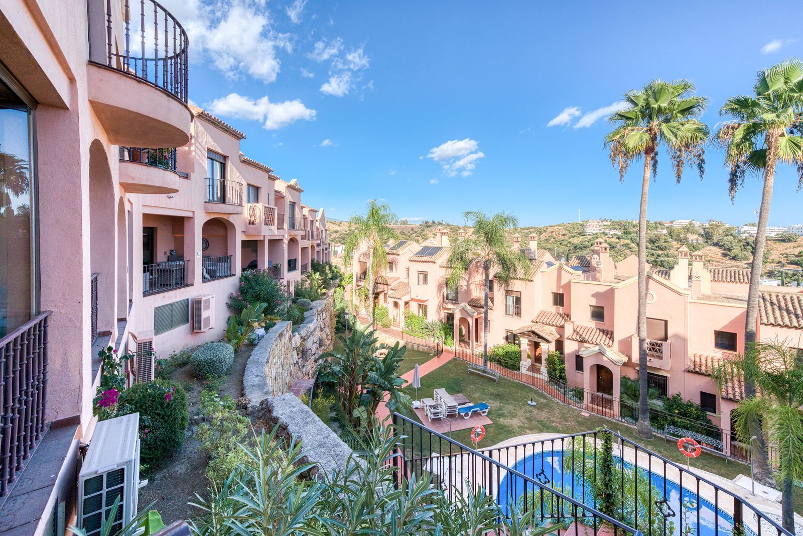 3-bedroom townhouse in Estepona, Marbella – image 31