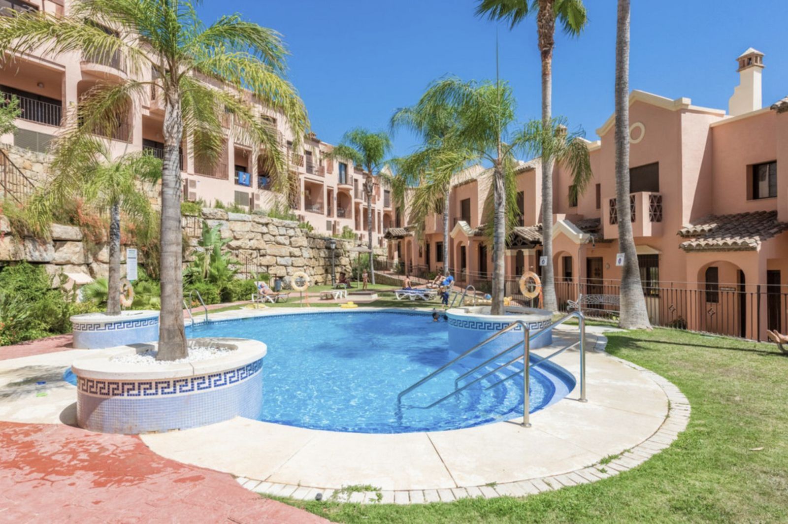 3-bedroom townhouse in Estepona, Marbella – image 33