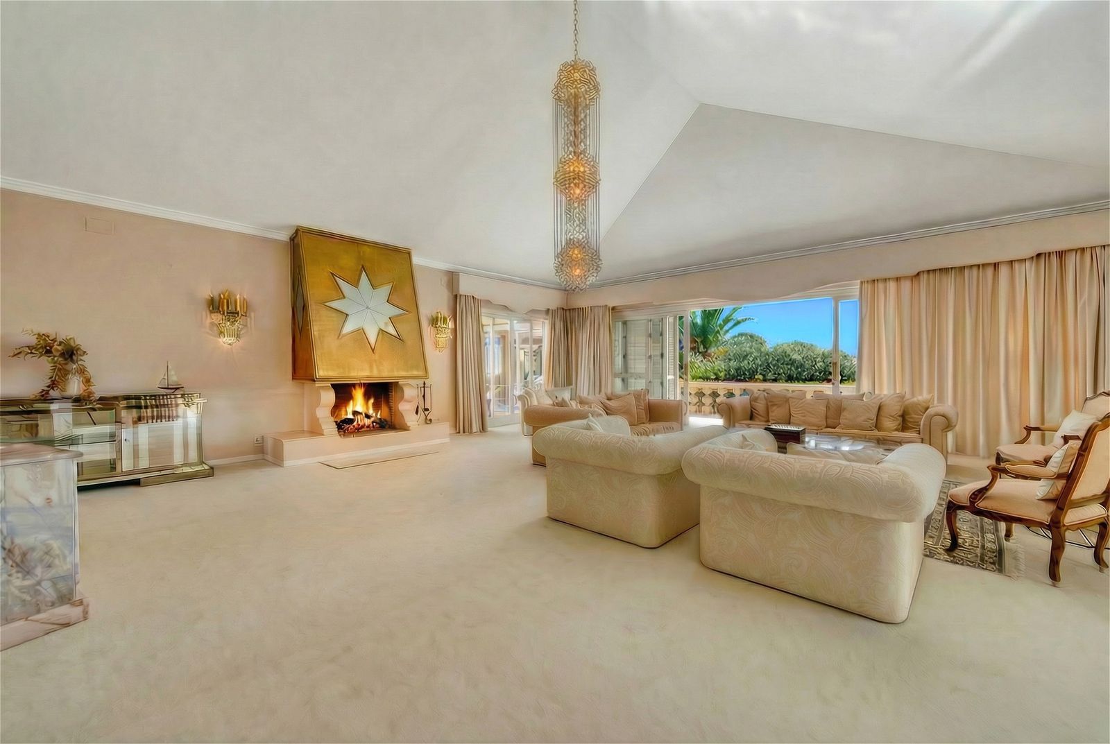 10-bedroom villa in Río Real, Marbella – image 38