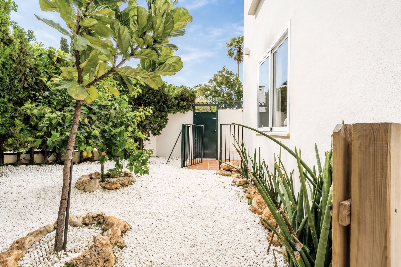 4 Bedroom Semi- Detached Villa San Pedro de Alcántara image 44