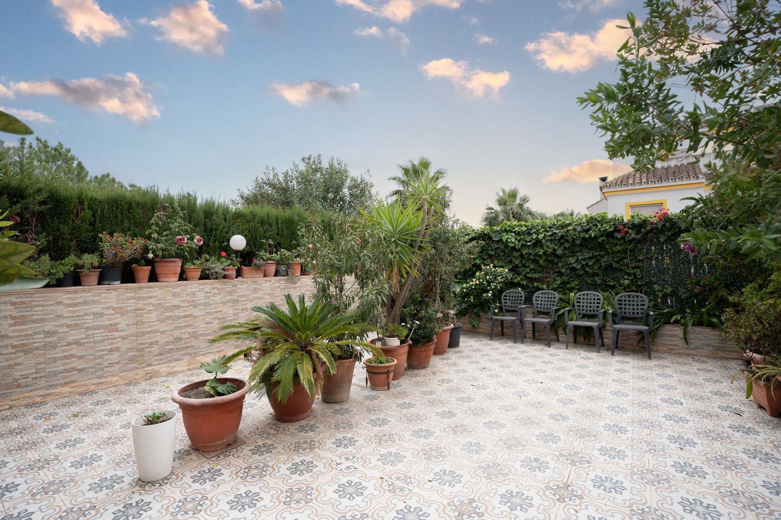 7 Bedroom Semi-Detached House Estepona Town image 4