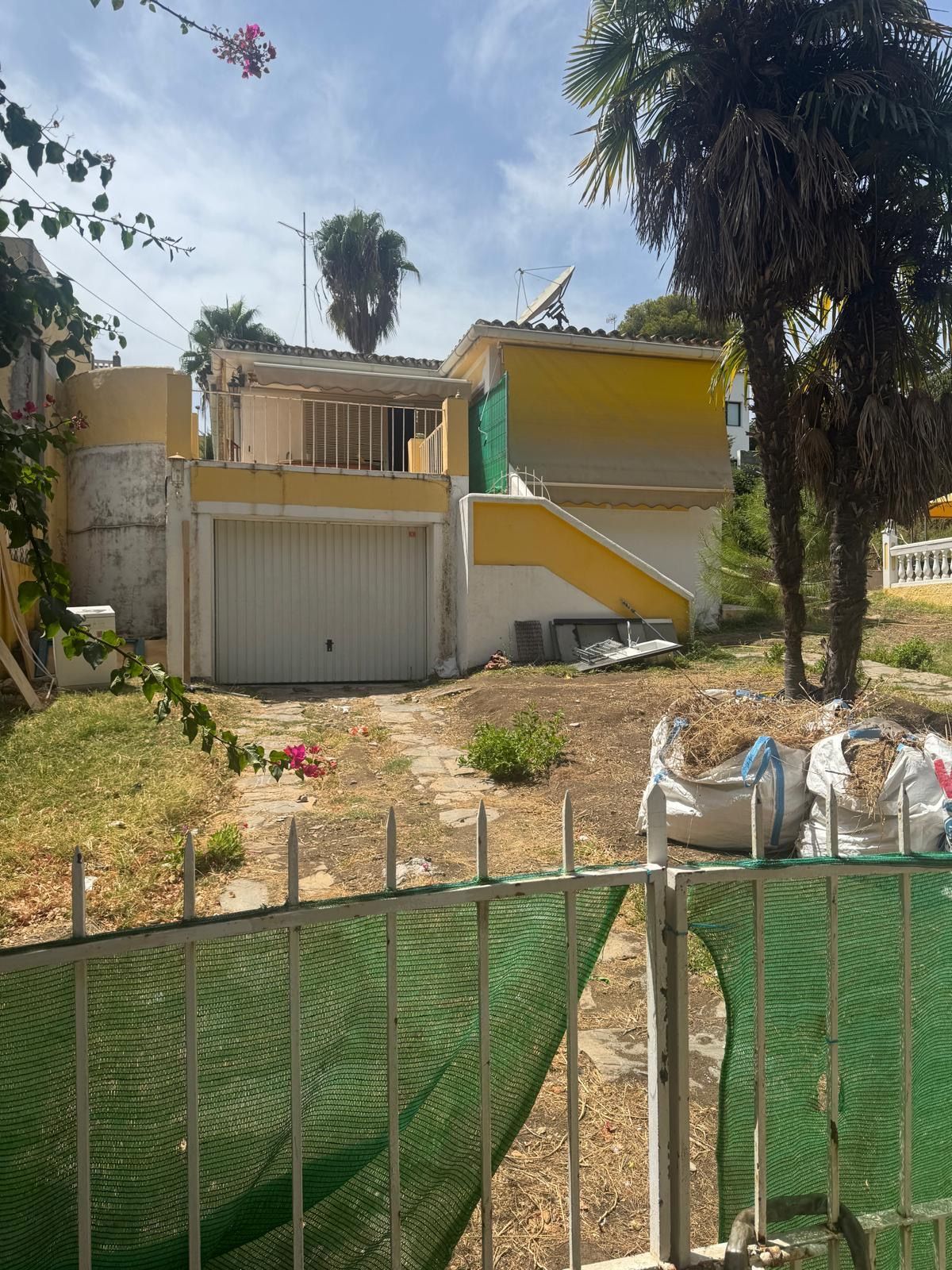 Plot Nueva Andalucía image 8