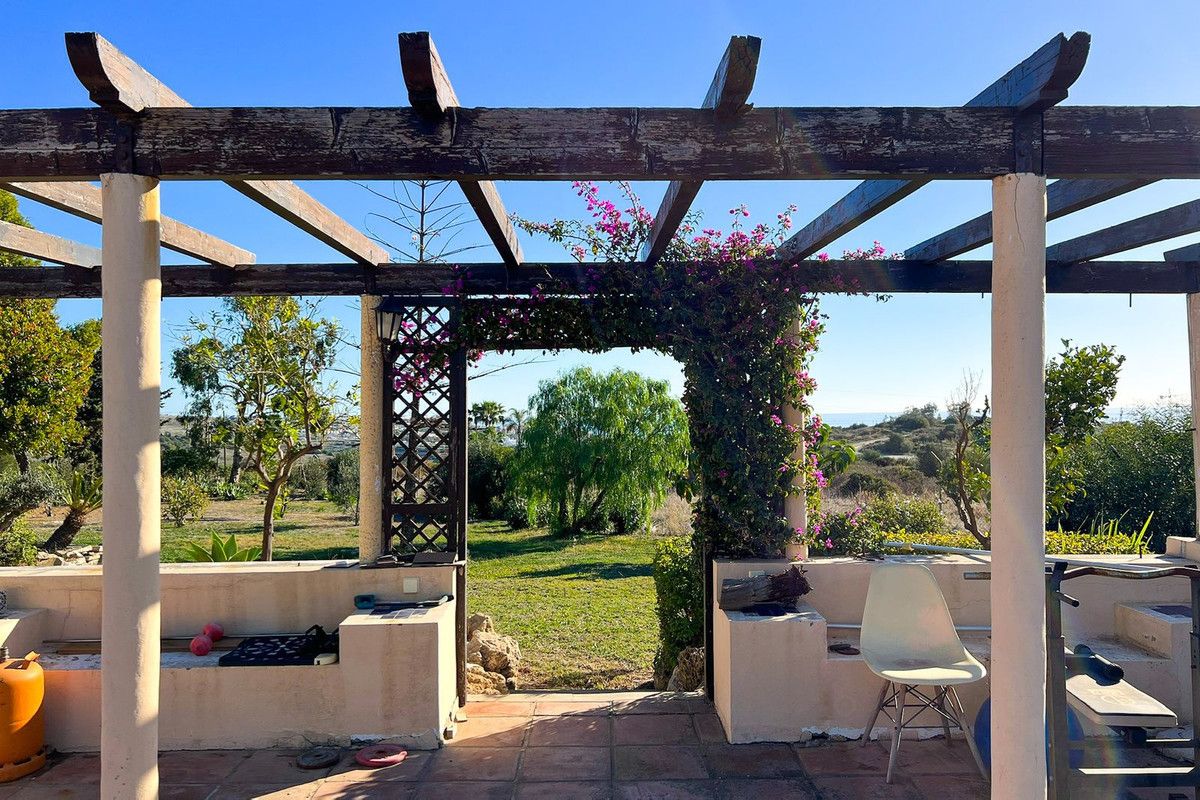 4-bedroom villa in Estepona, Marbella – image 5