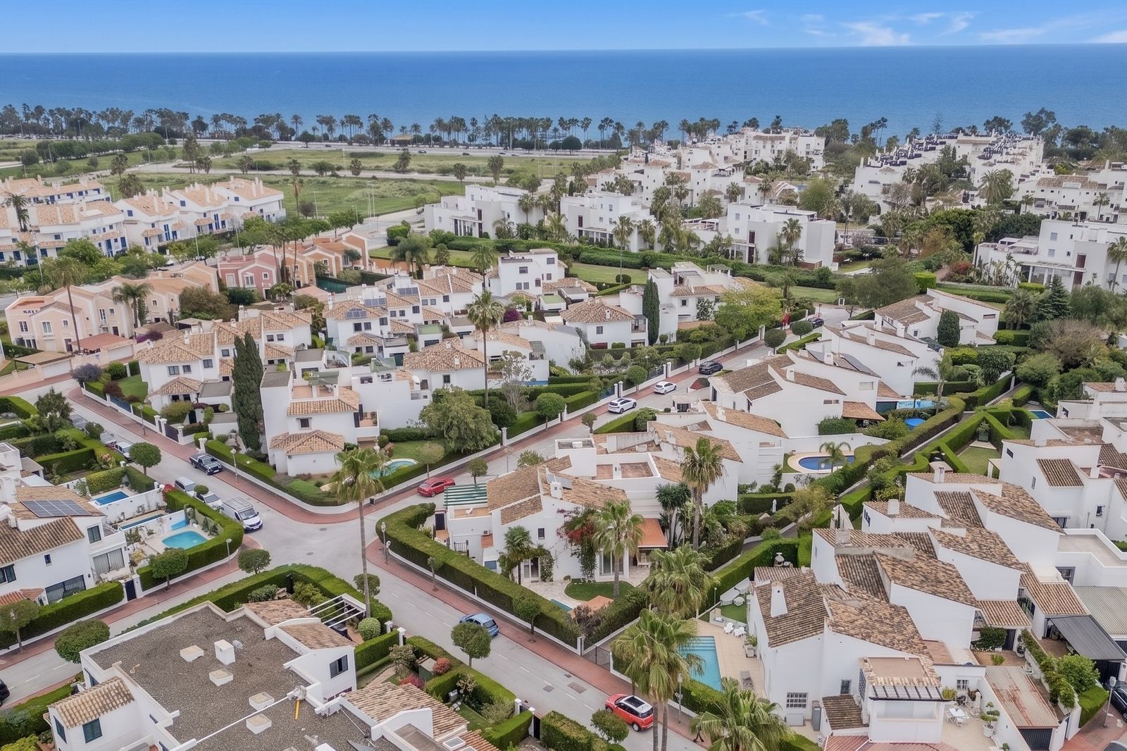 4 Bedroom Semi- Detached Villa San Pedro de Alcántara image 8