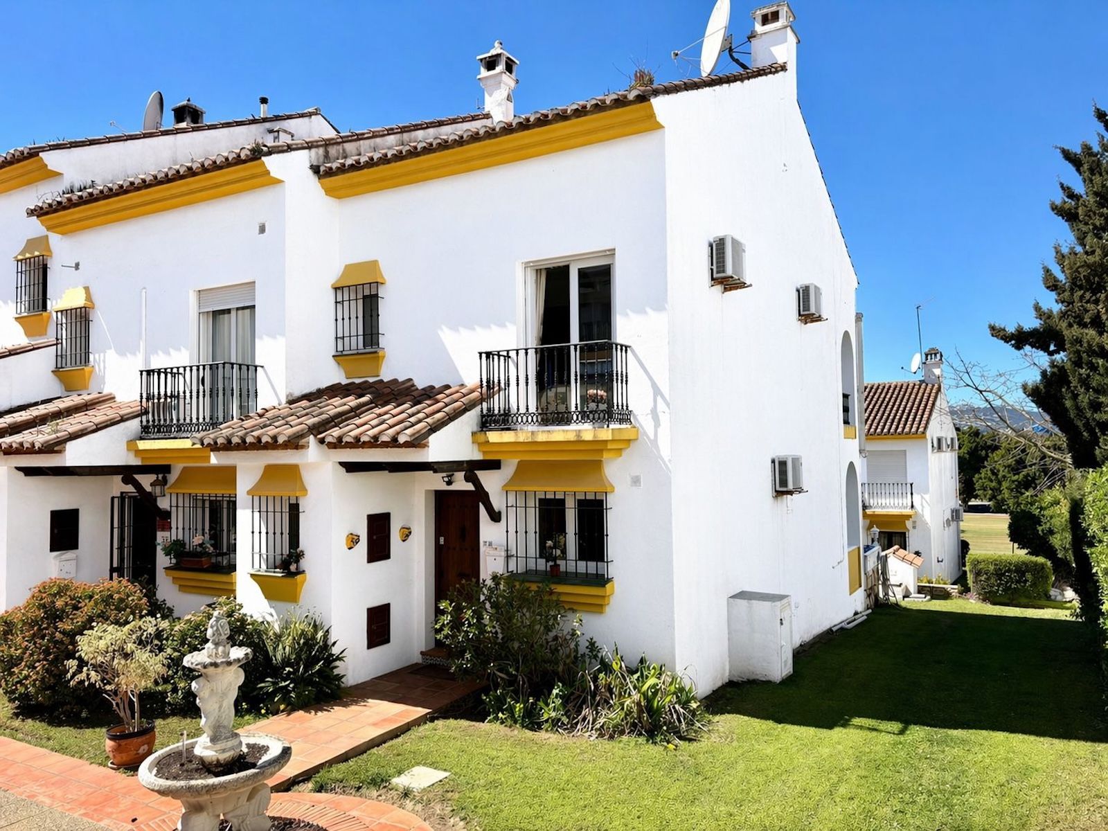 3-bedroom Semi-Detached House in Mijas Golf