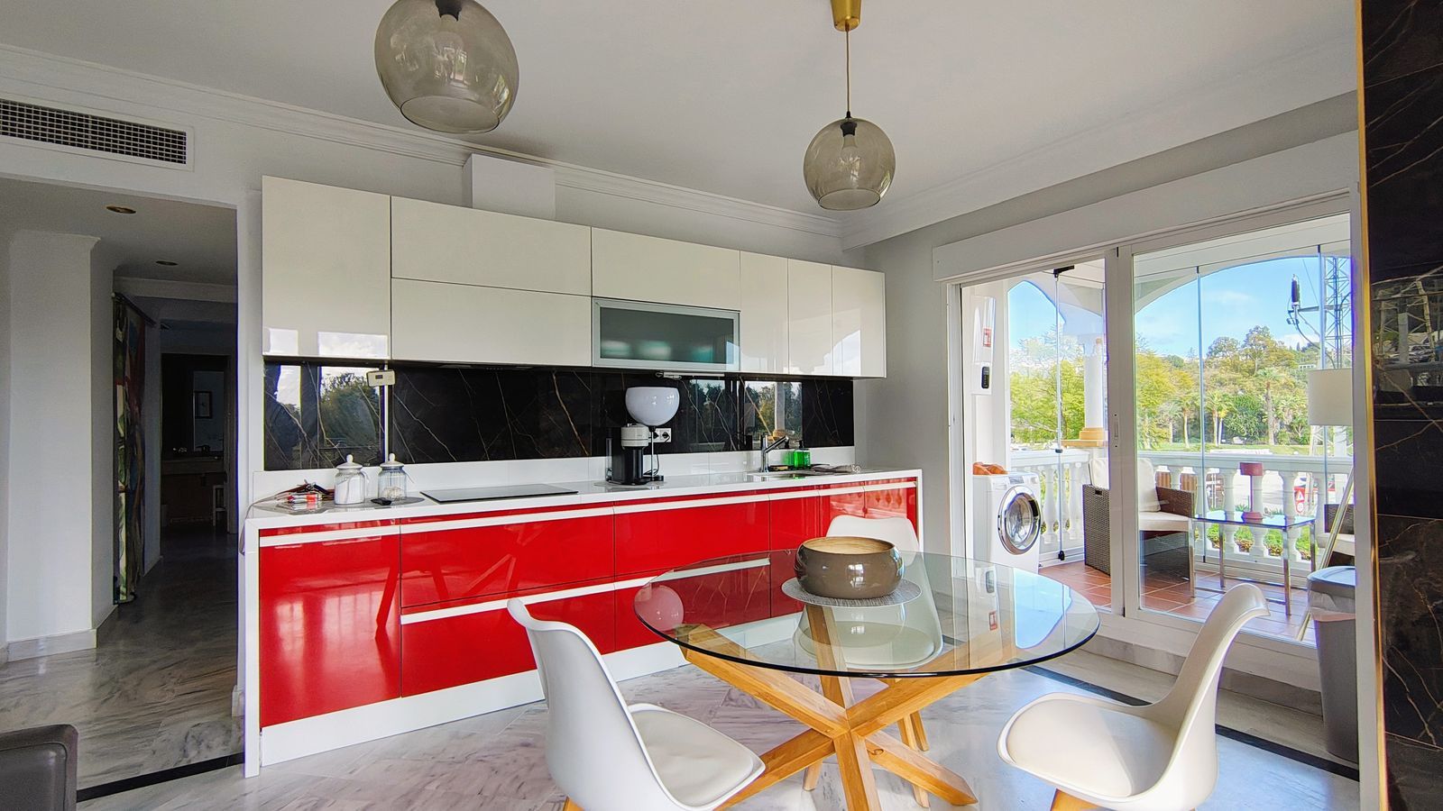 4-bedroom Apartment in Nueva Andalucia