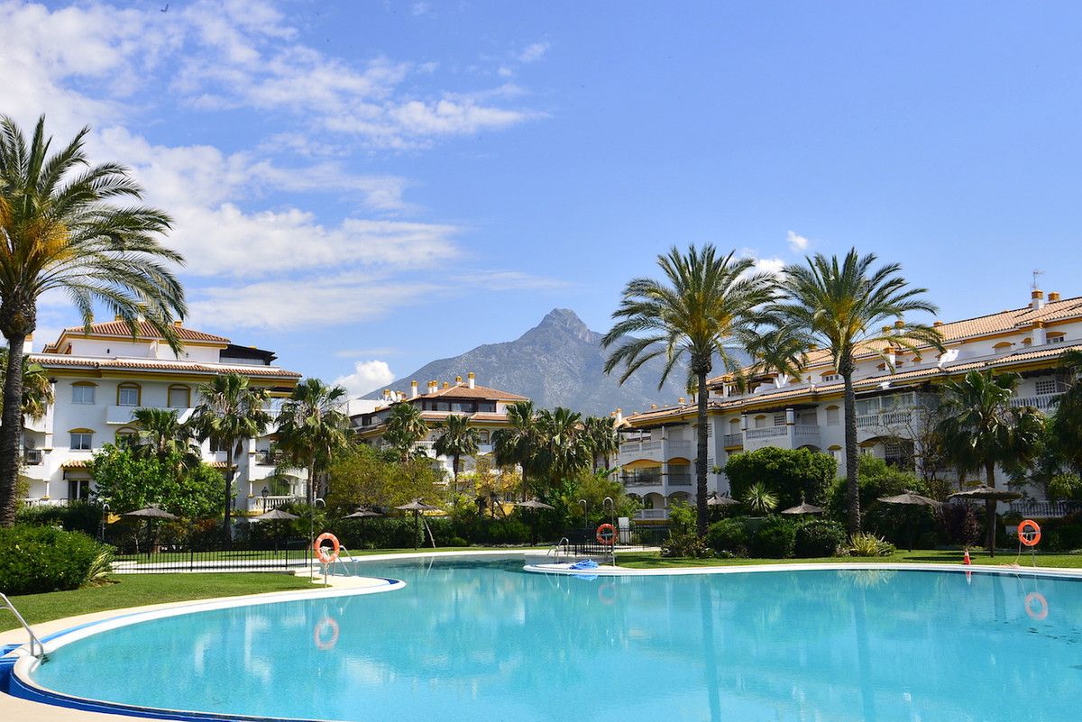 3-bedroom Apartment in Nueva Andalucia