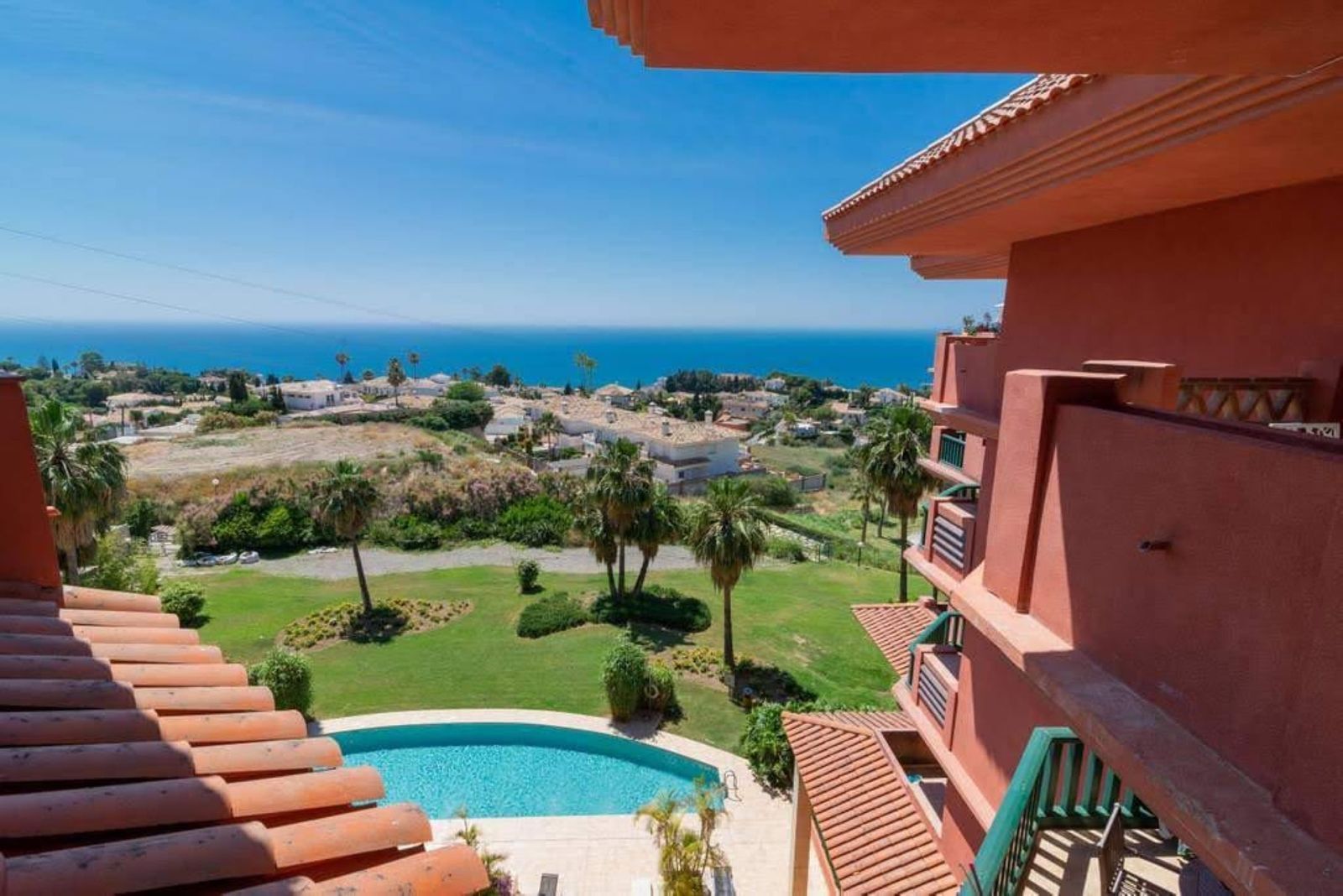 3-bedroom Penthouse in Higueron