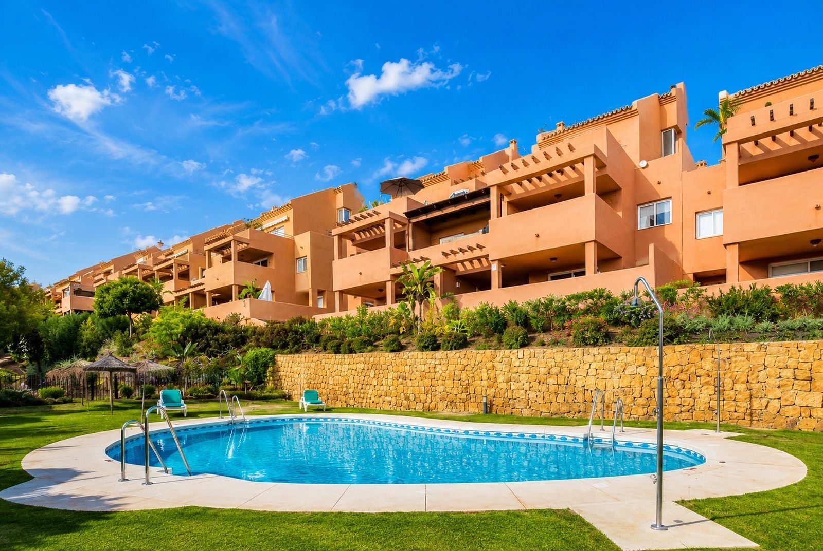 2-bedroom Apartment in Elviria