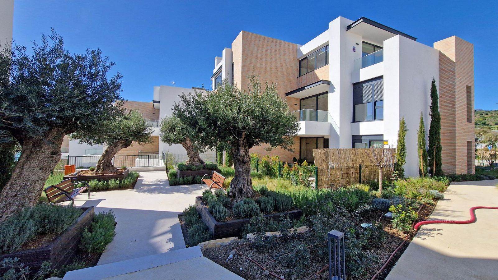 3-bedroom Ground Floor Apartment in Estepona
