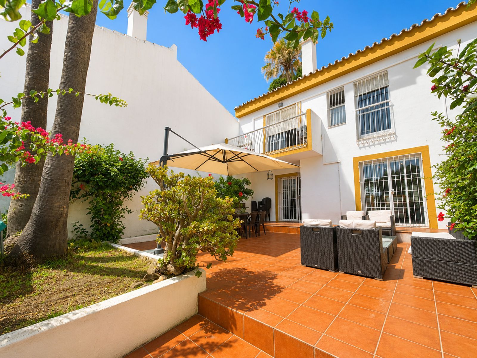 4-bedroom Semi-Detached House in El Chaparral