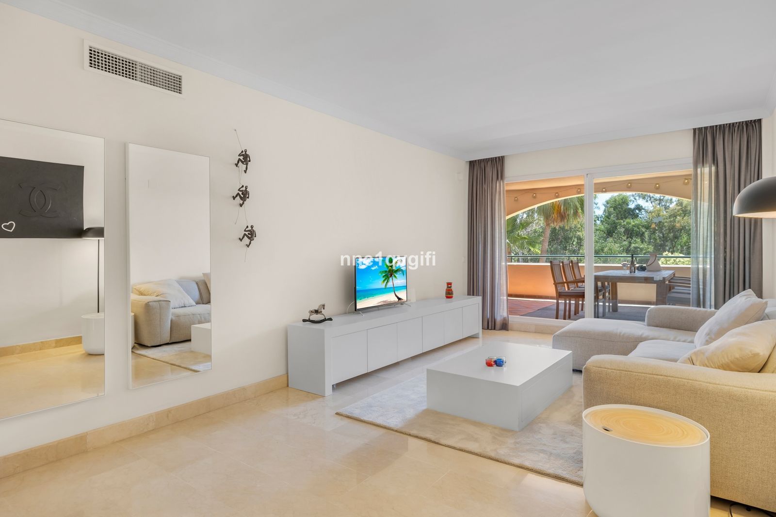 2-bedroom Apartment in Elviria