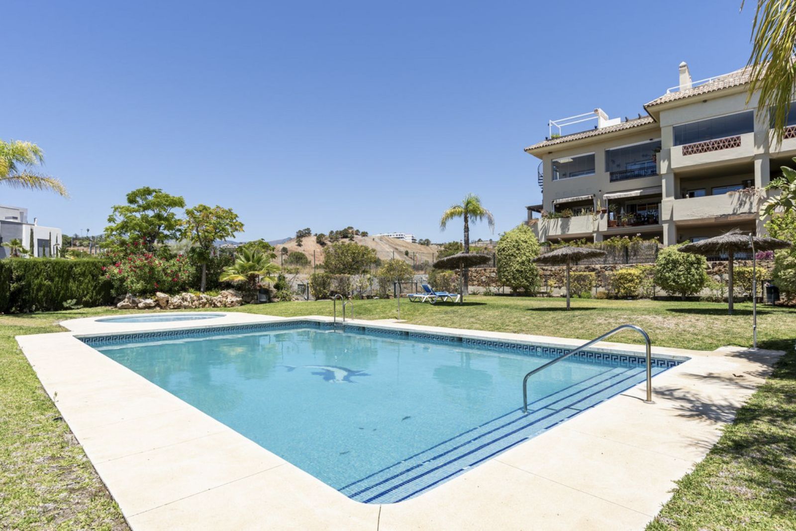 3-bedroom Ground Floor Apartment in Estepona