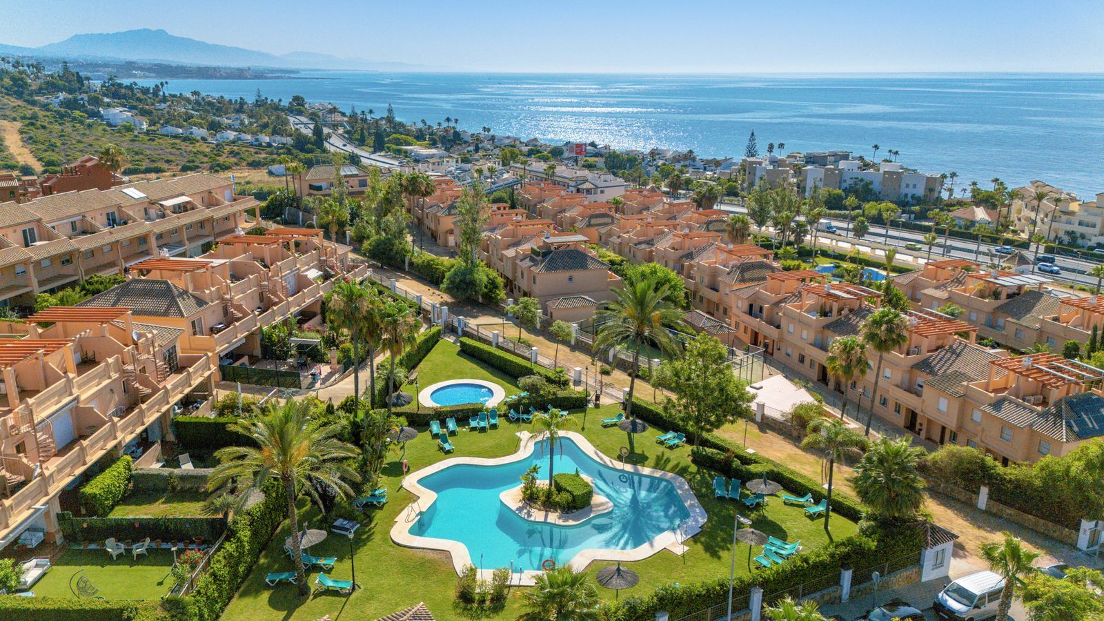 3-bedroom Semi-Detached House in Estepona