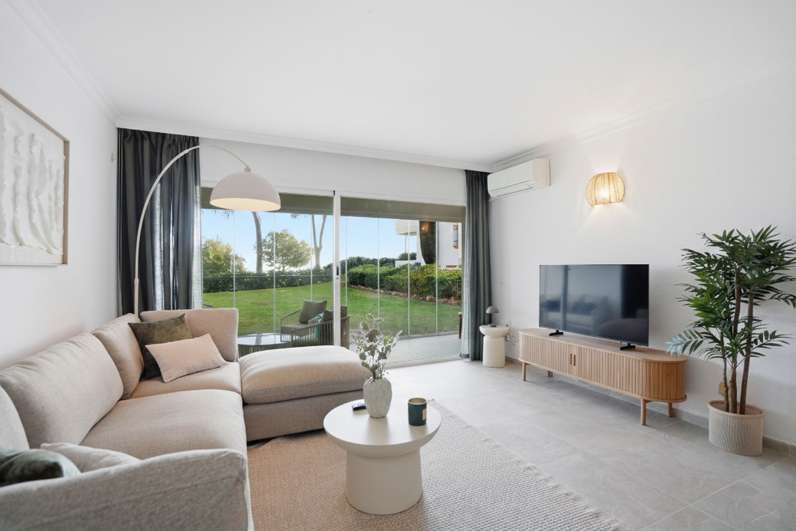 3-bedroom Ground Floor Apartment in Miraflores