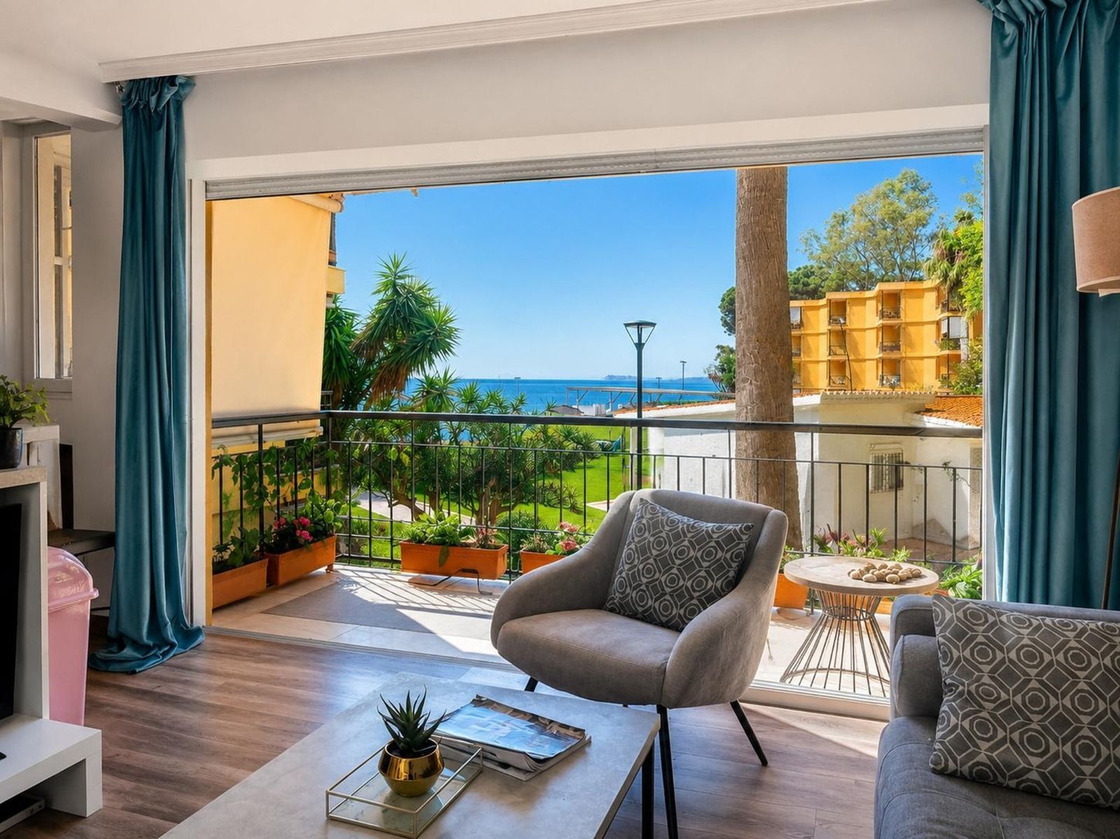 3-bedroom Apartment in Estepona