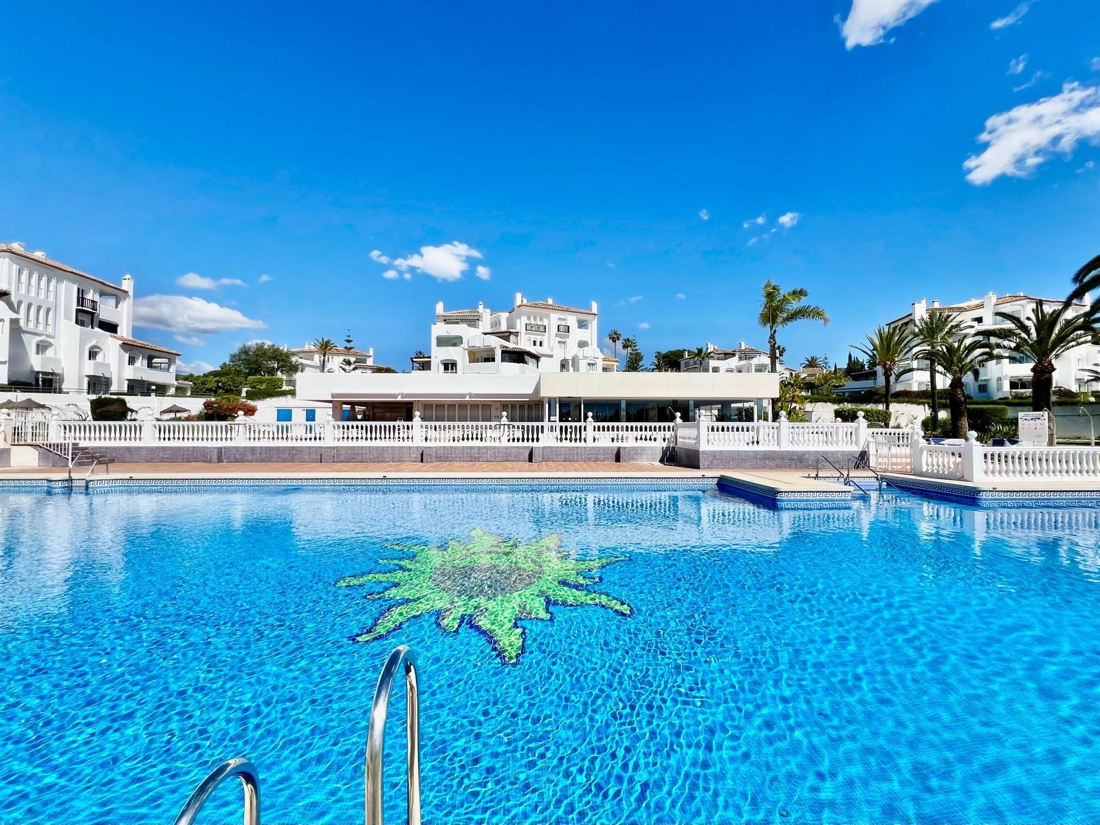 2-bedroom Apartment in Elviria