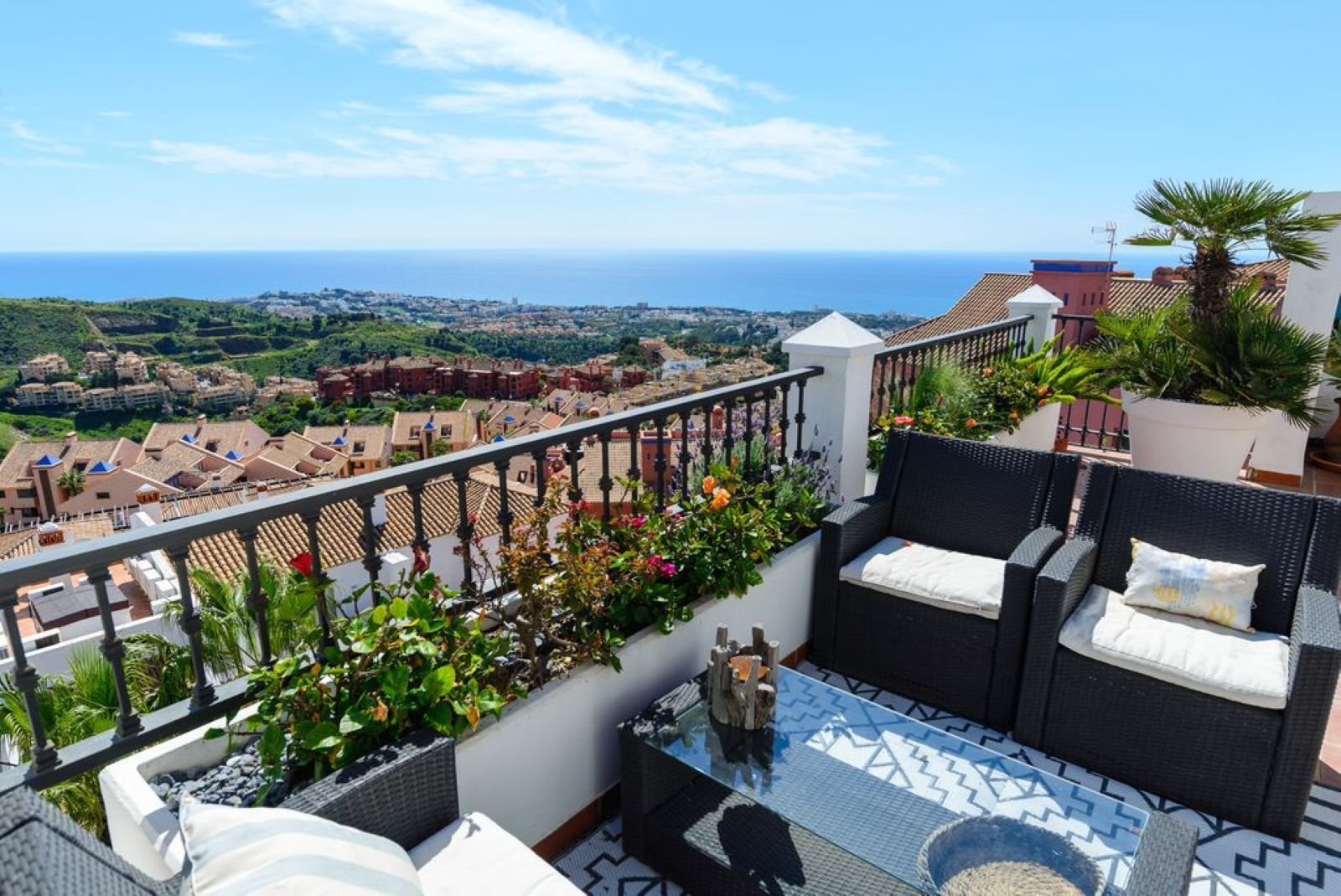 2-bedroom Penthouse in Calahonda