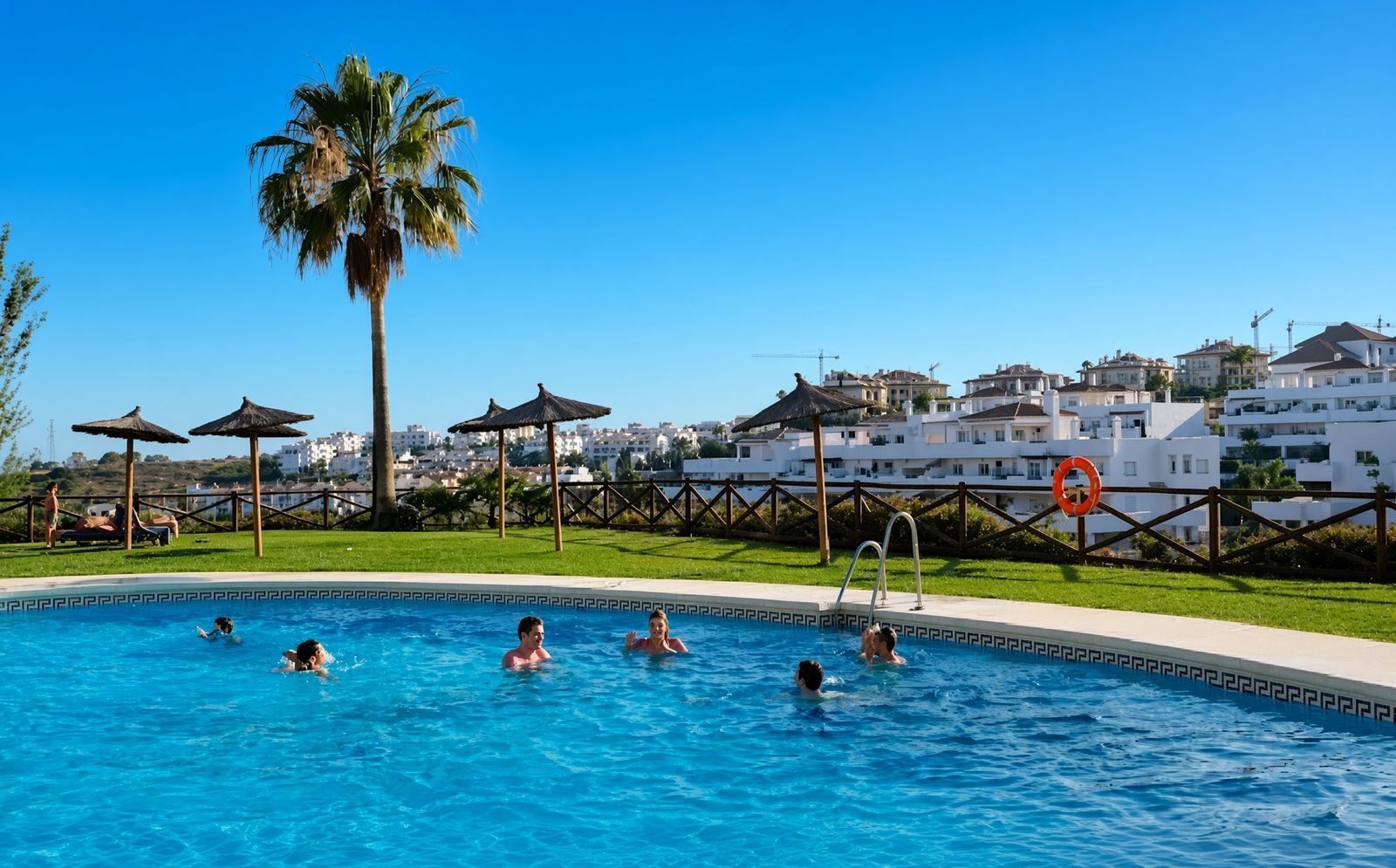 2-bedroom Ground Floor Apartment in Estepona