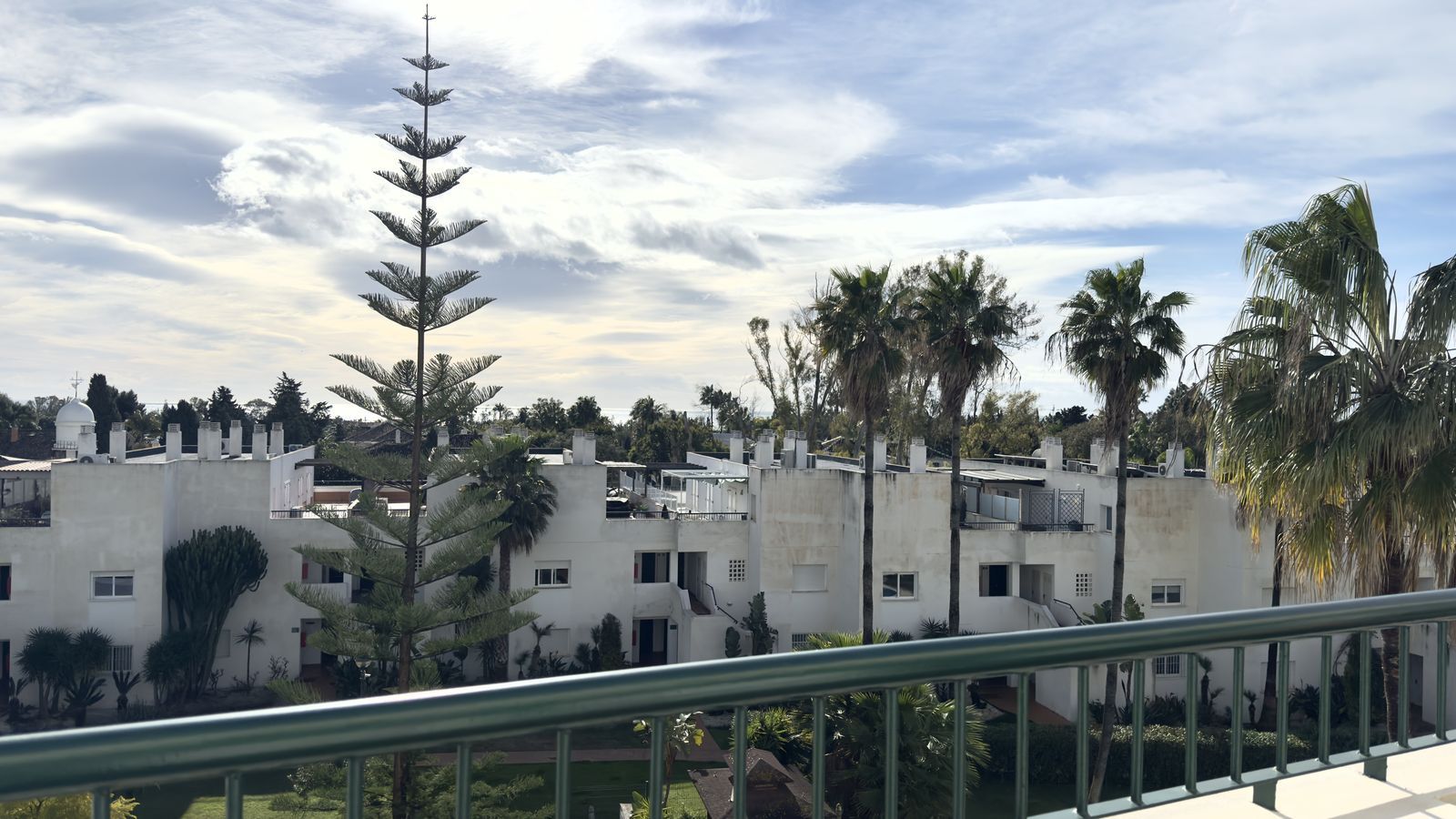 2-bedroom Penthouse in Guadalmina Baja