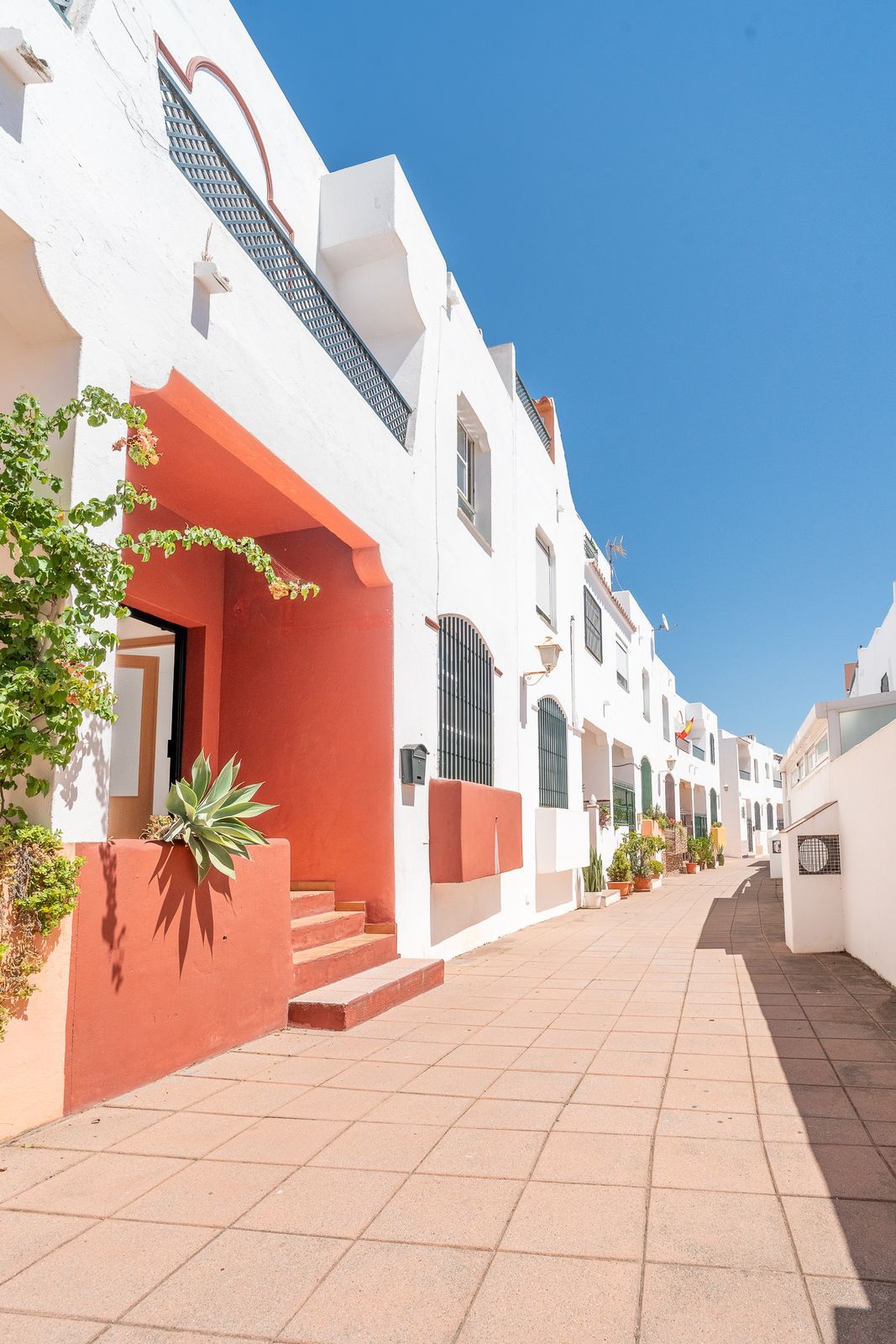 3-bedroom Semi-Detached House in Marbella