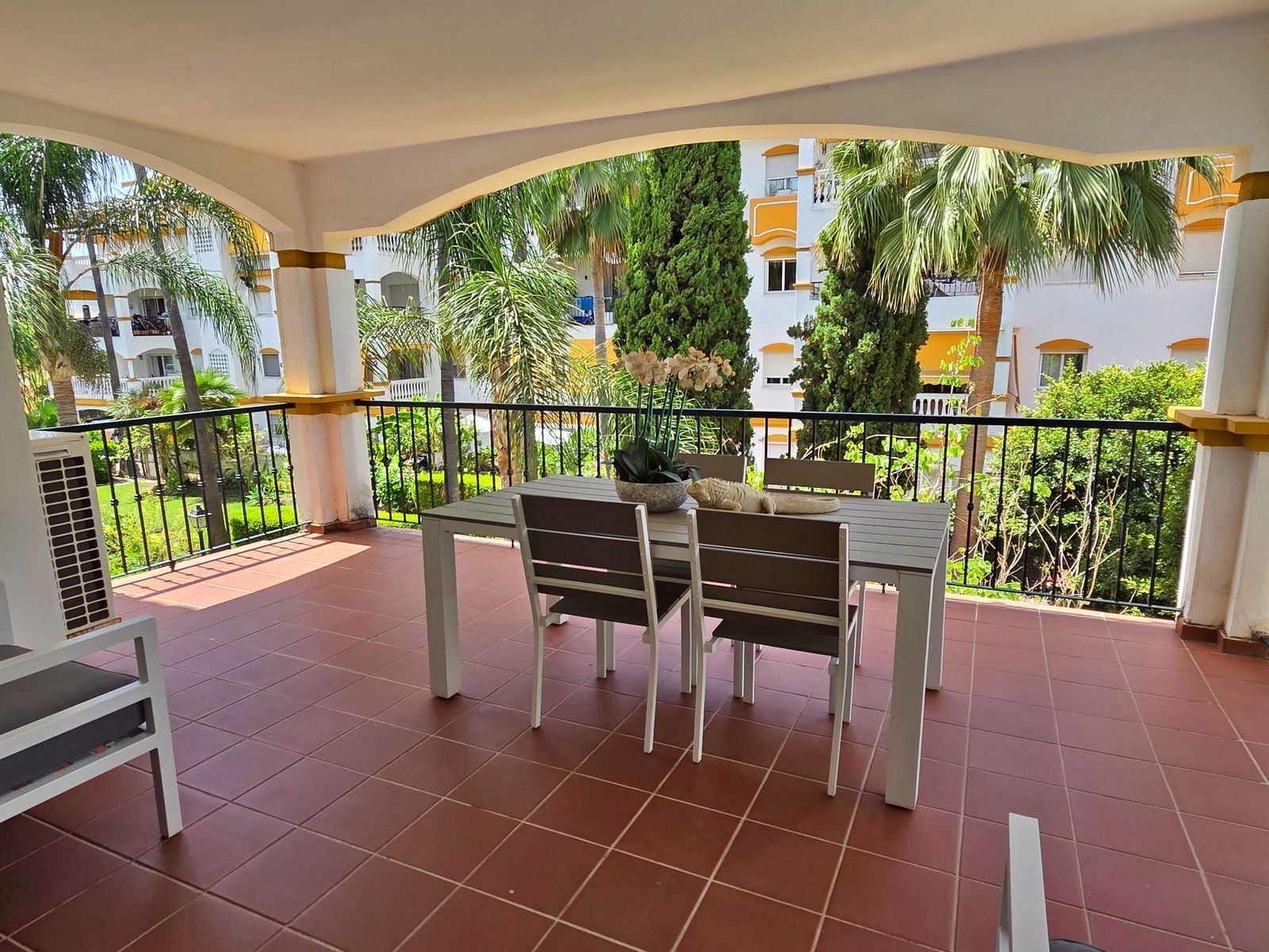 2-bedroom Apartment in Puerto Banús